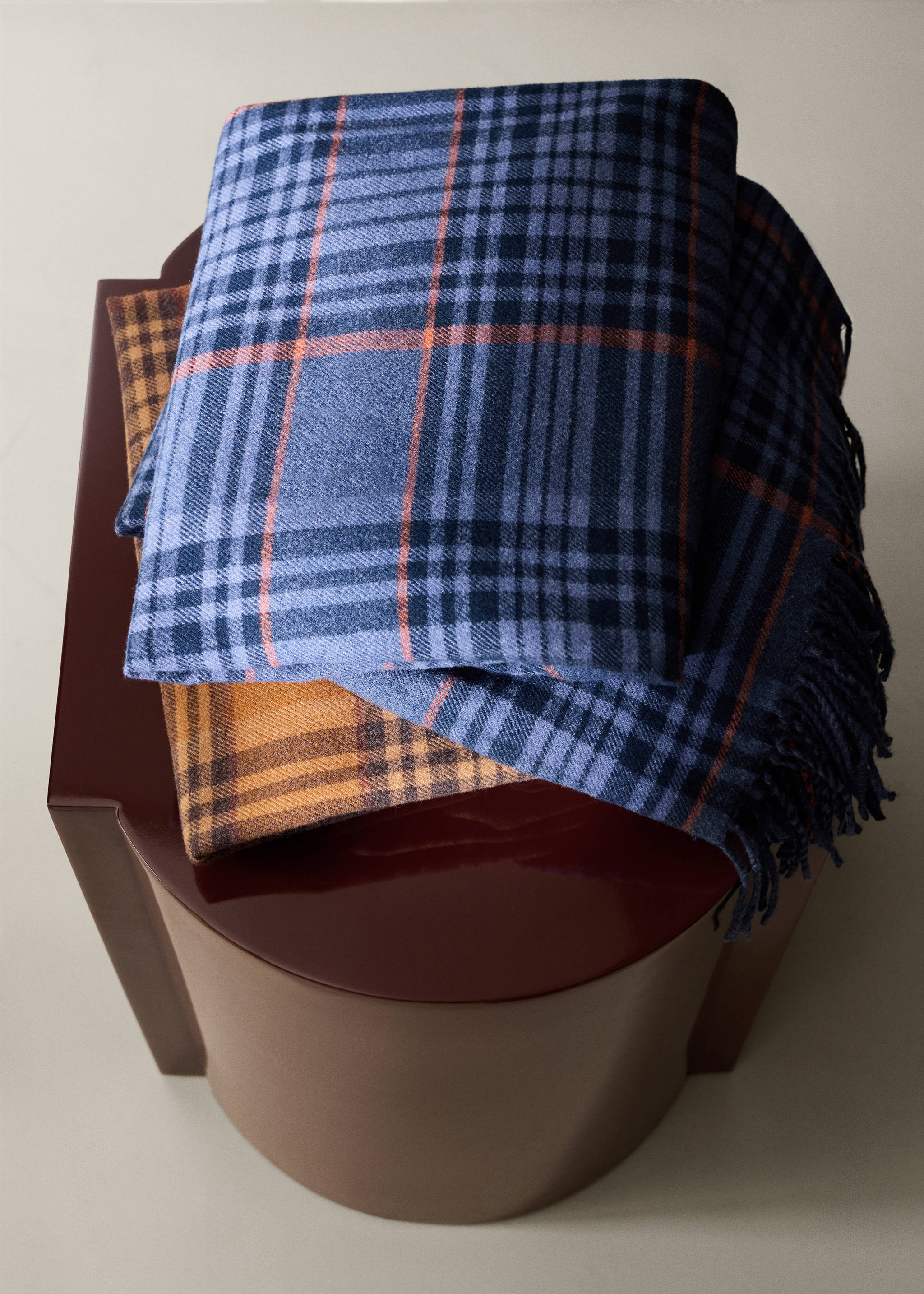 Soft throw with striped design and fringe detail - General plane, Blue. Ref: 37015844-00.
