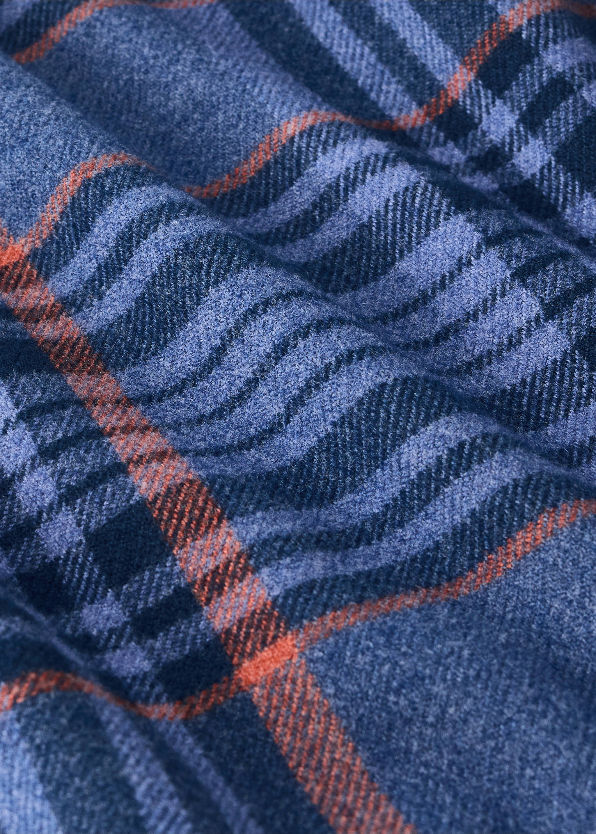 Soft throw with striped design and fringe detail - Details of the article 1, Blue. Ref: 37015844-00.