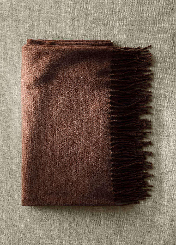 Soft blanket with fringe detail — Ochre
