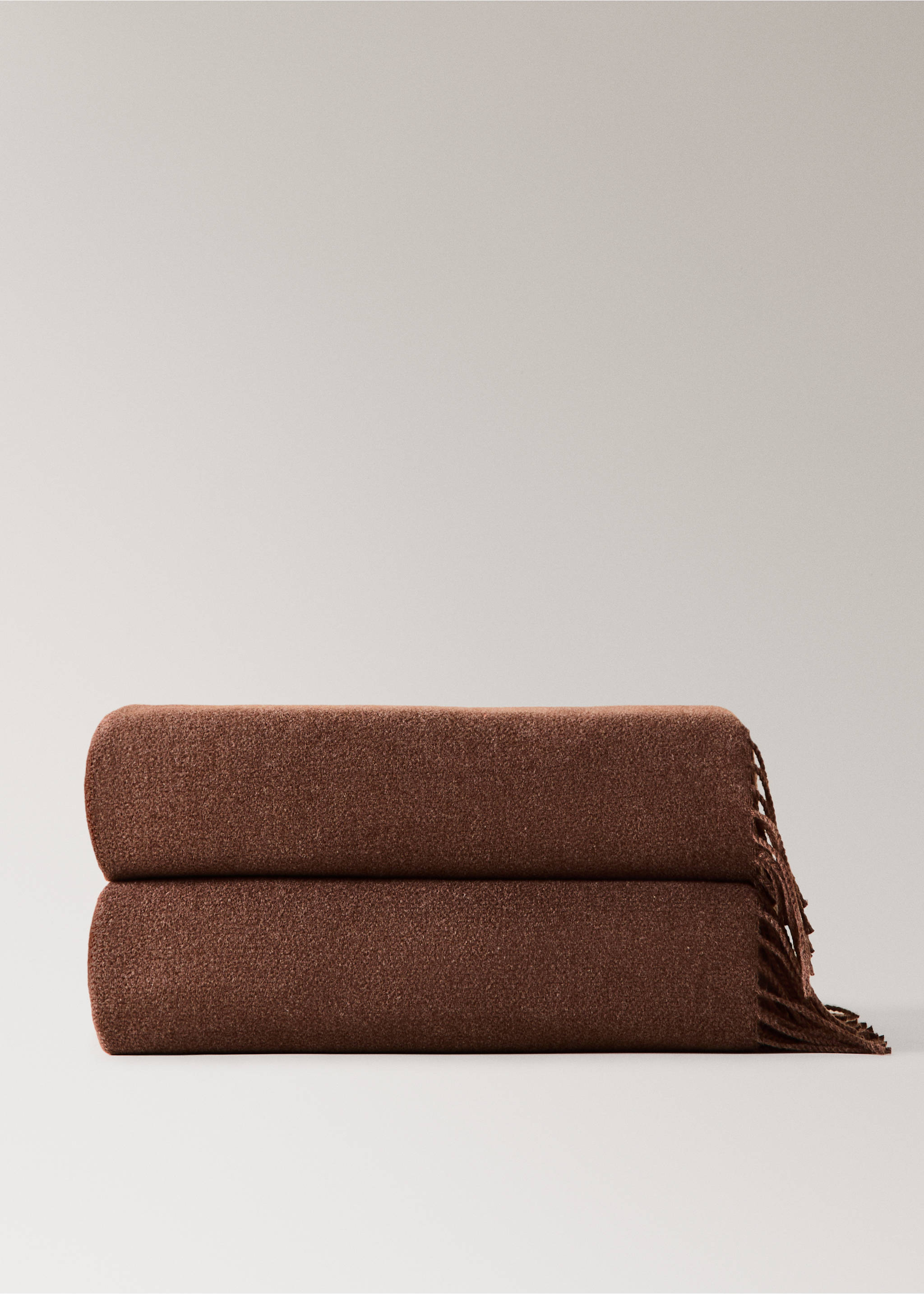 Soft blanket with fringe detail - Article without model, Ochre. Ref: 37015845-00.