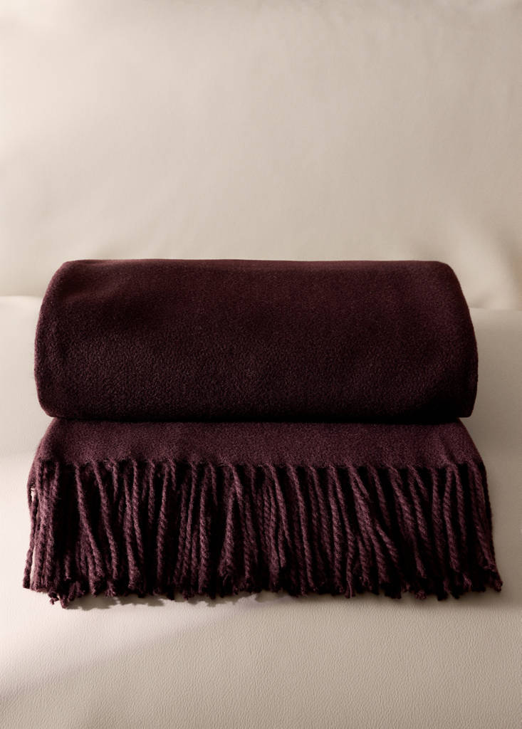 Soft blanket with fringe detail — Dark Red