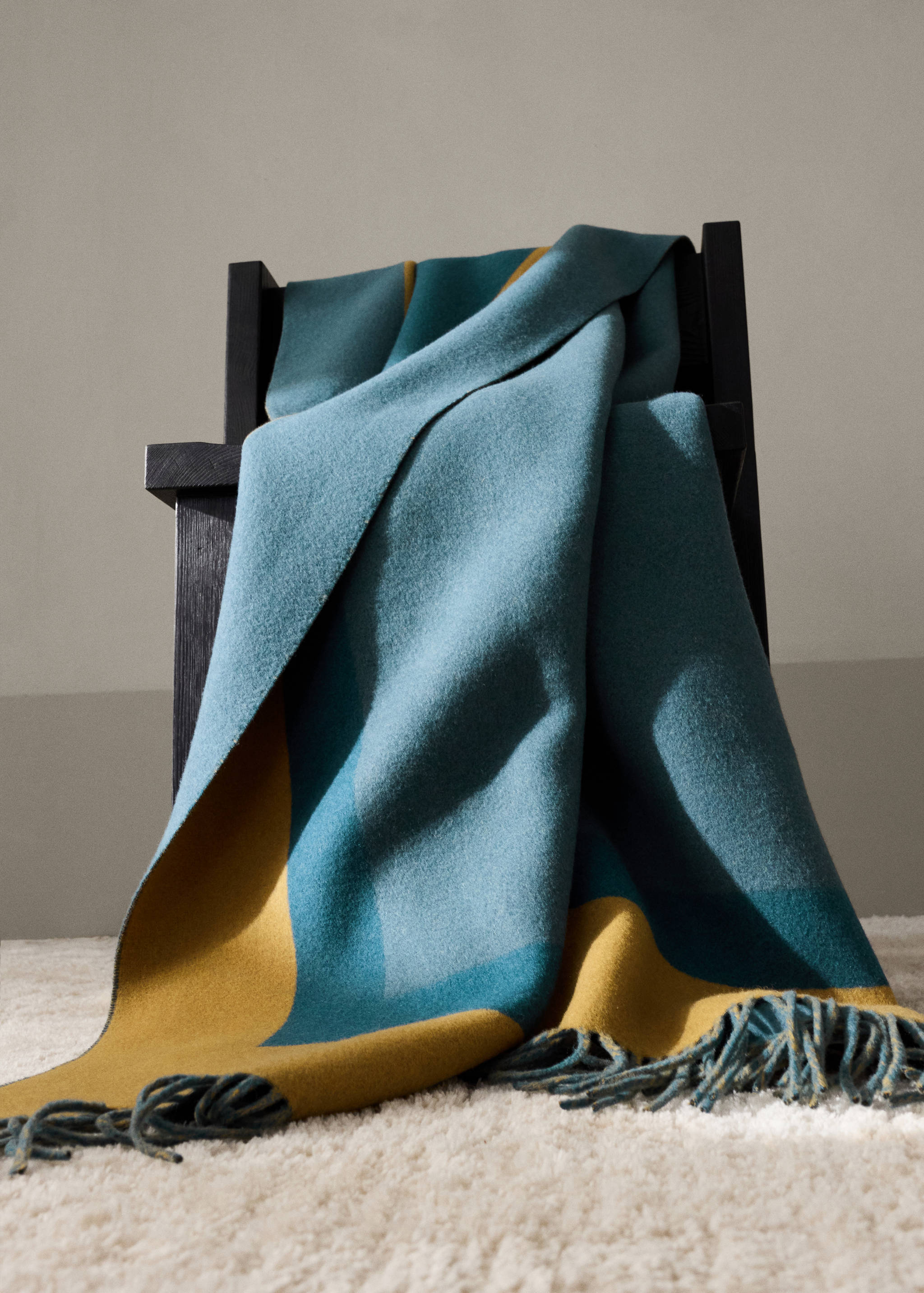Wool blanket with fringe finish - General plane
