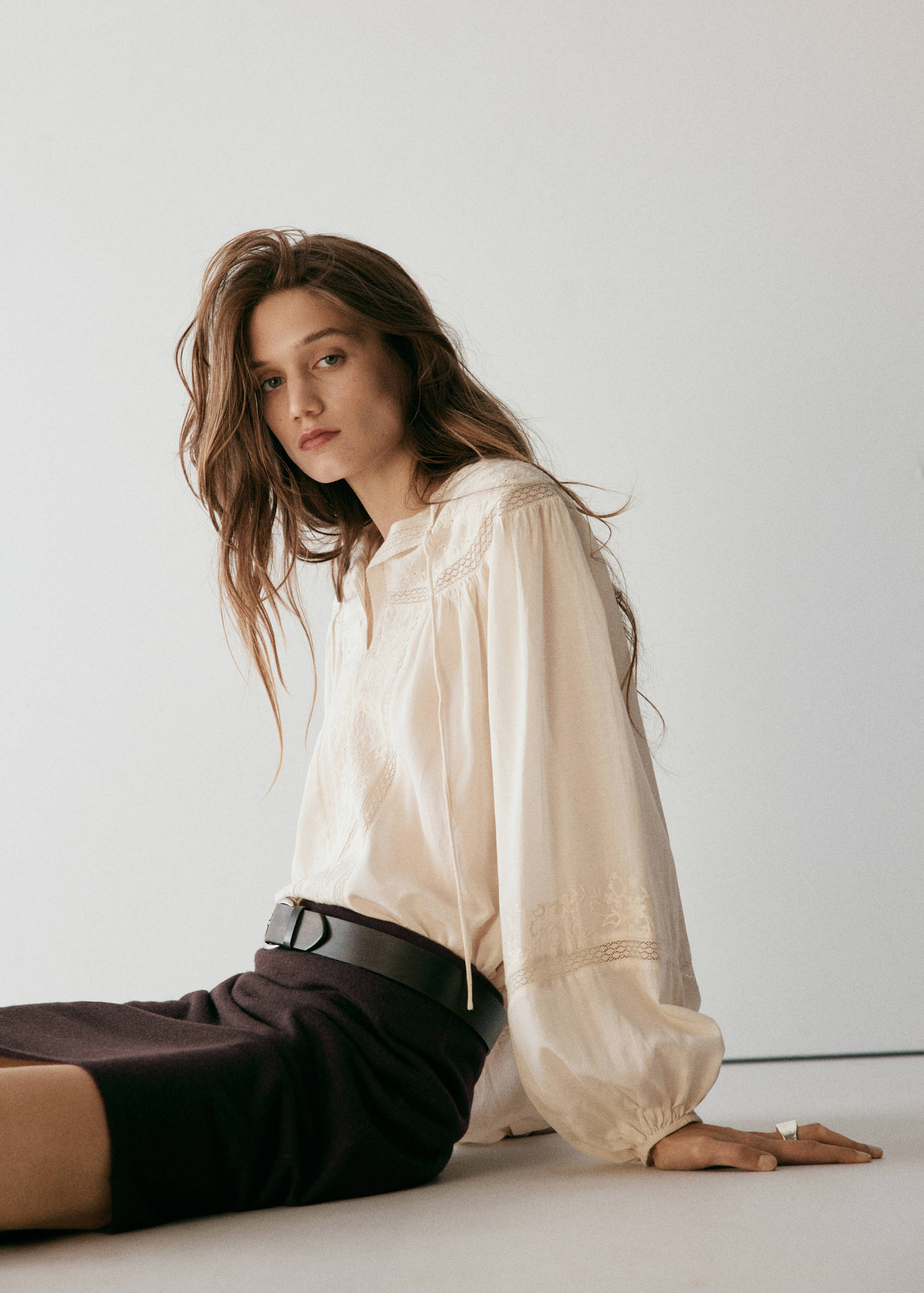 Embroidered puff-sleeve blouse - Medium plane