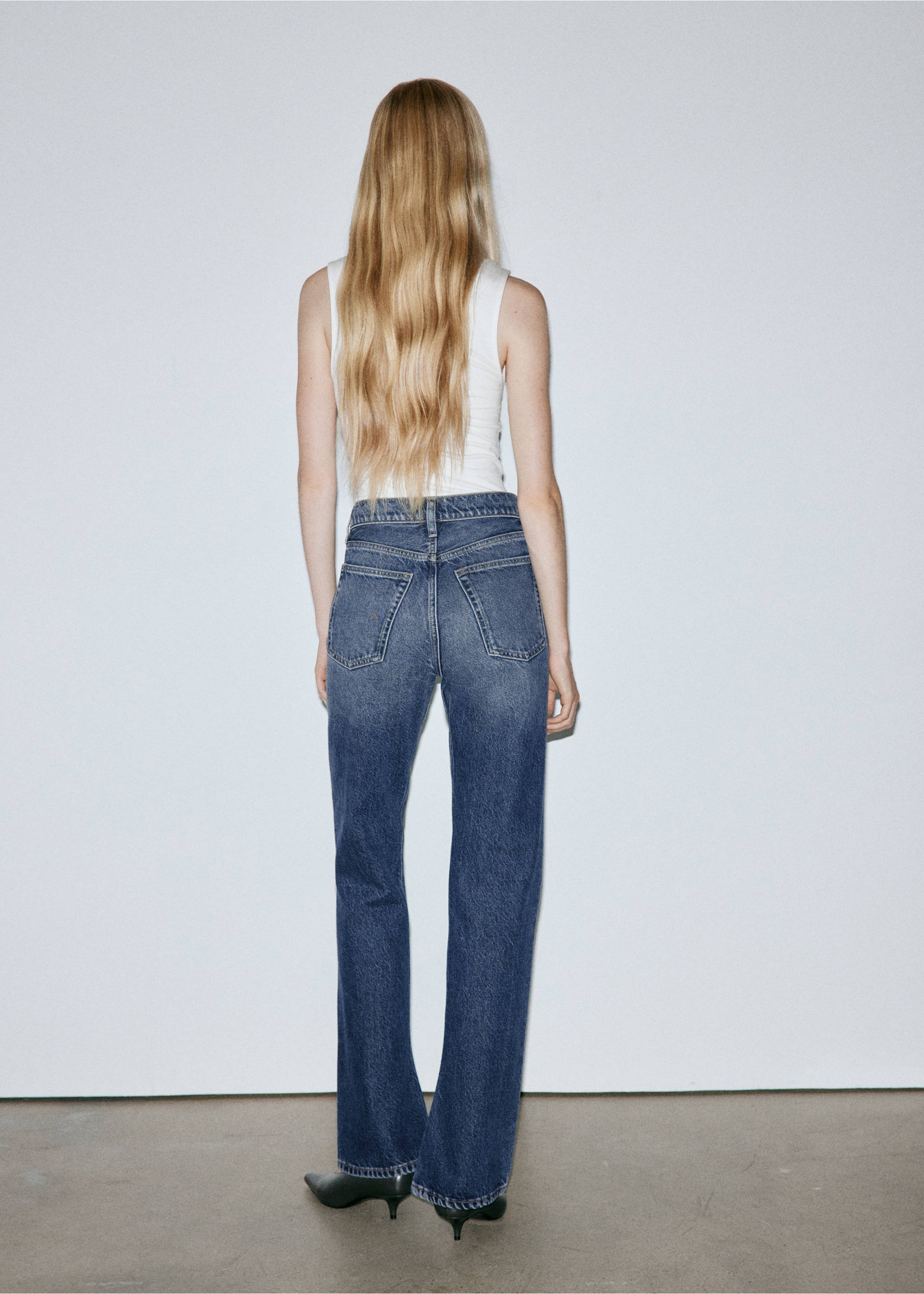 Mid-rise flared jeans - Reverse of the article, Dark Blue. Ref: 37015859-00.