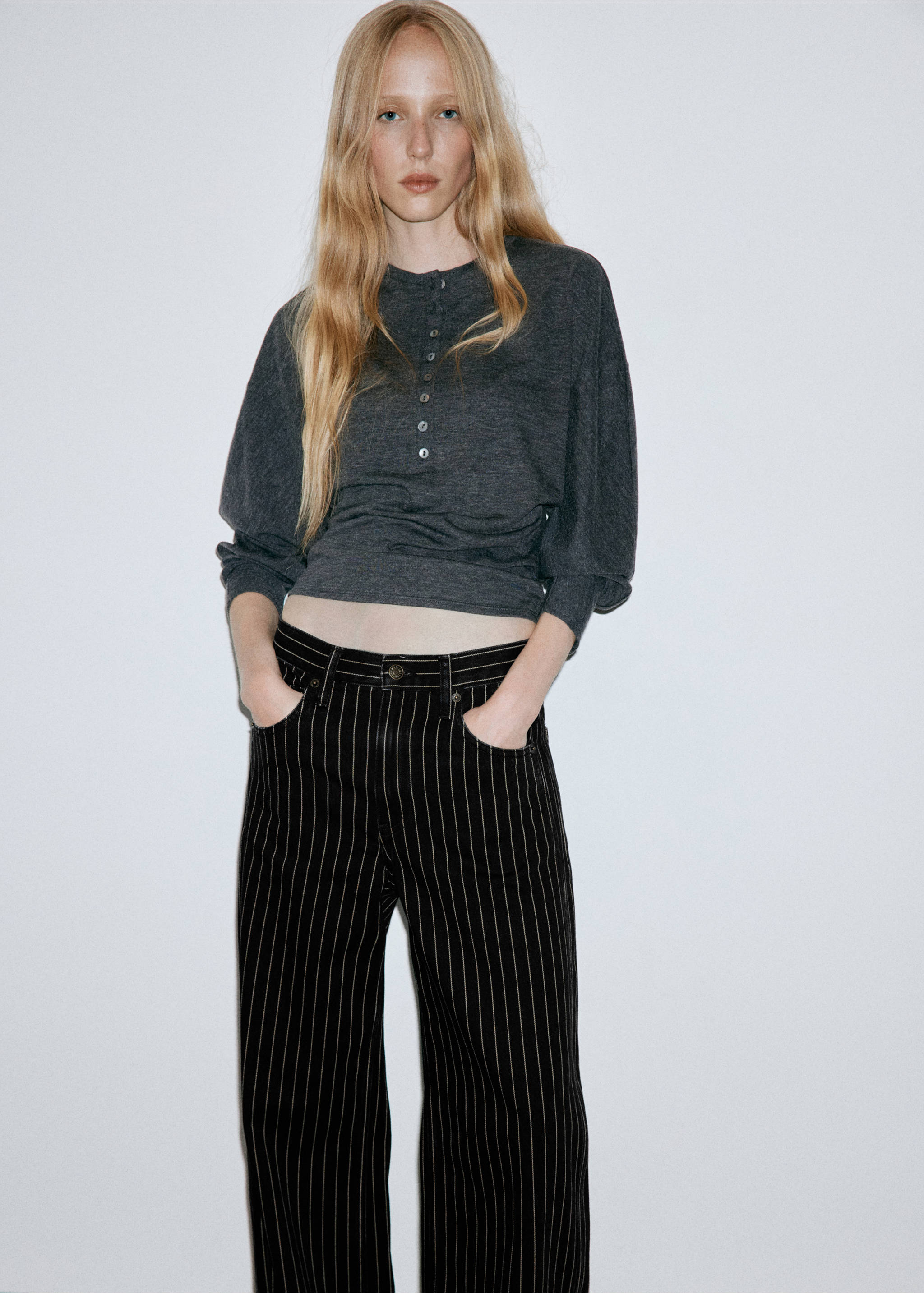 Balloon striped jeans - Details of the article 1, Black denim. Ref: 37015860-00.