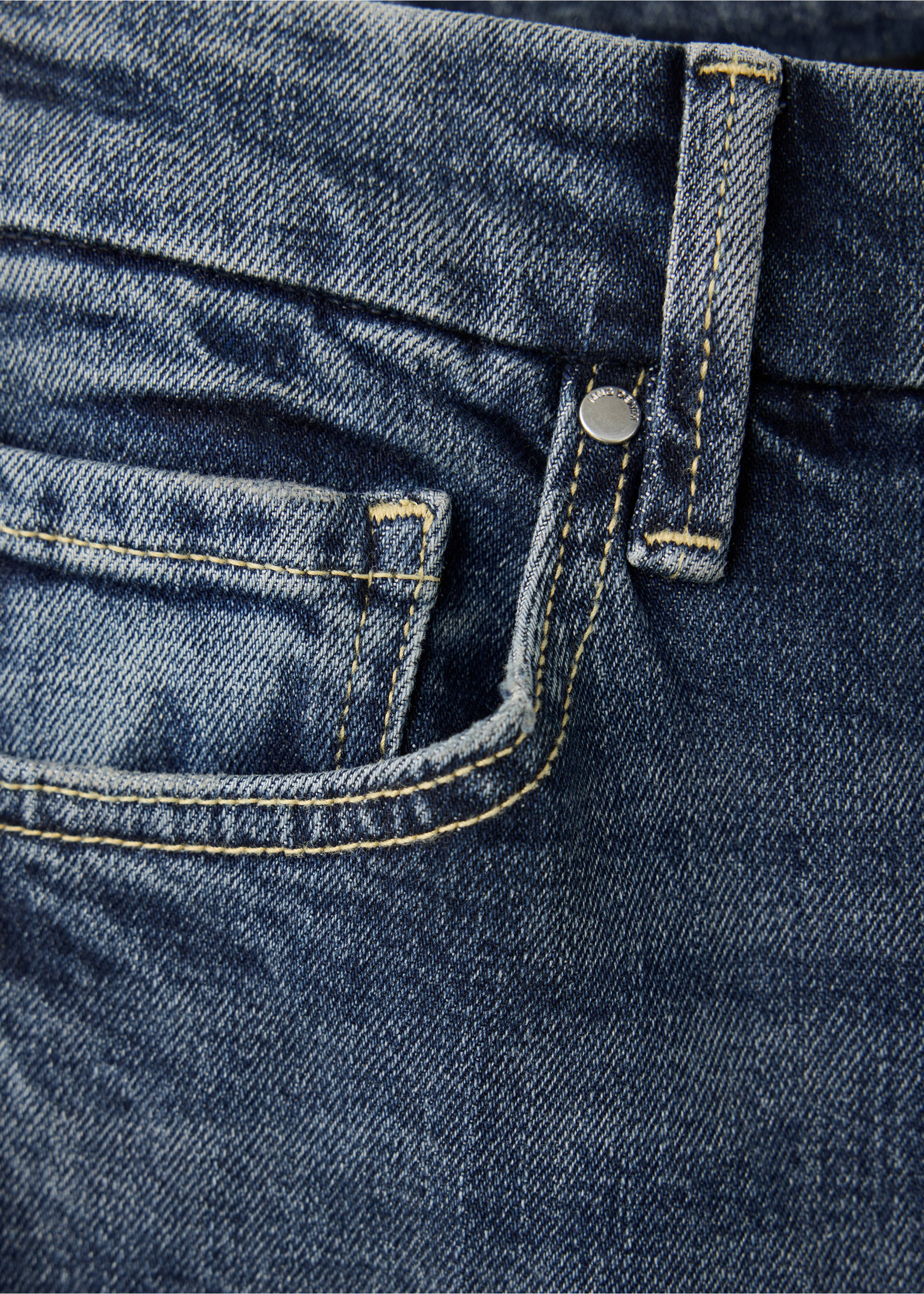 High waist flare jeans - Details of the article 8, Dark Blue. Ref: 37015862-00.
