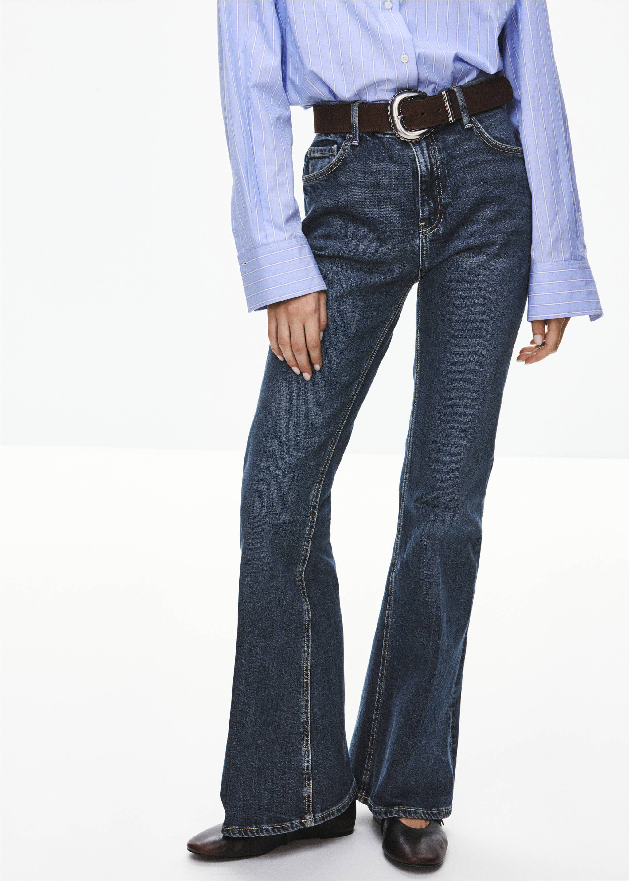 Jean flare taille haute - Plan moyen, Bleu foncé. Ref: 37015862-01.