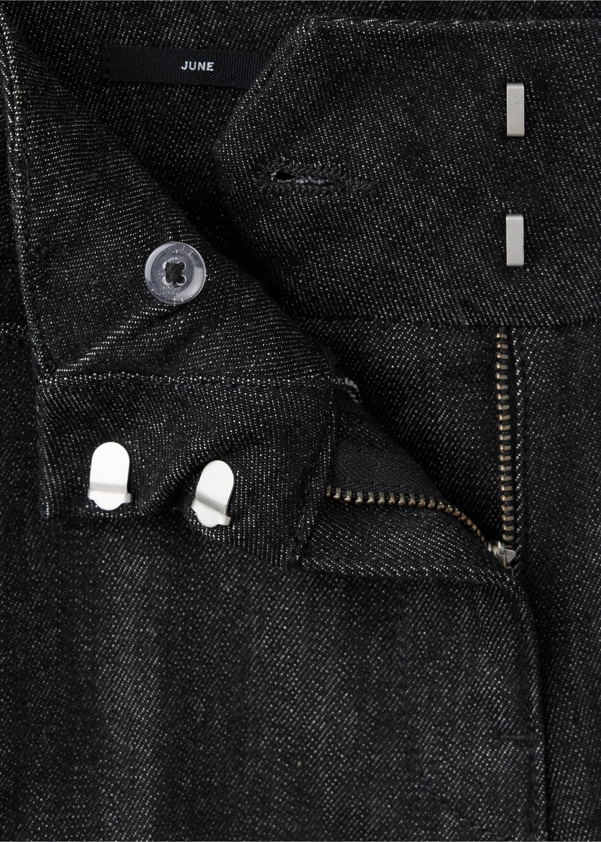 Mid-rise flared jeans - Details of the article 8, Black. Ref: 37015865-00.