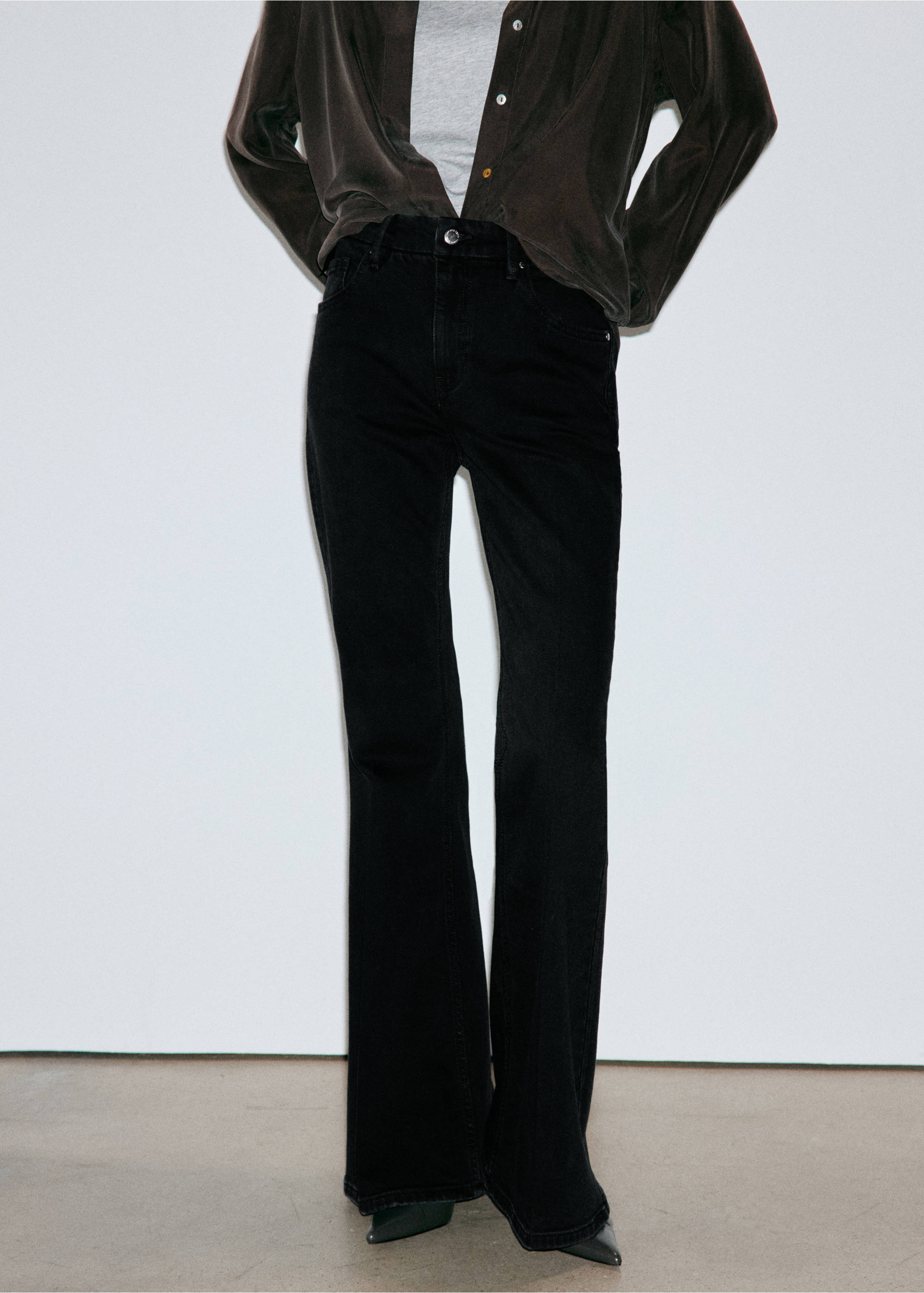 Jean flare taille haute - Plan moyen, Black denim. Ref: 37015868-00.