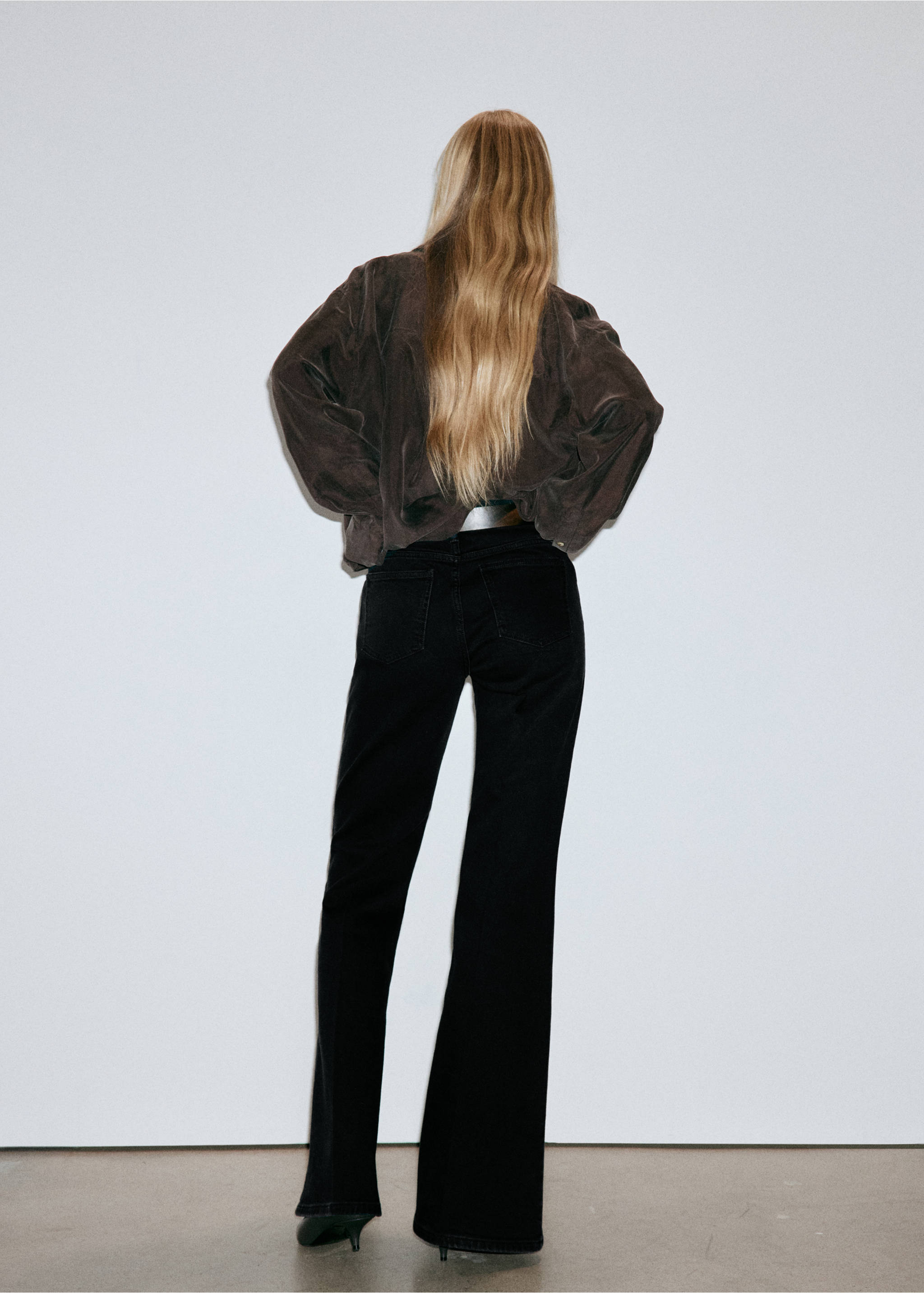 Jean flare taille haute - Verso de l’article, Black denim. Ref: 37015868-00.