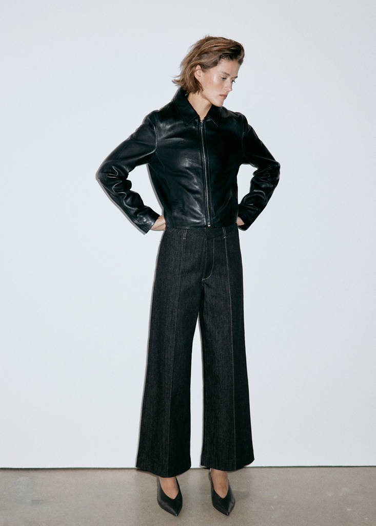 High-waisted wide leg jeans with stitching — Black