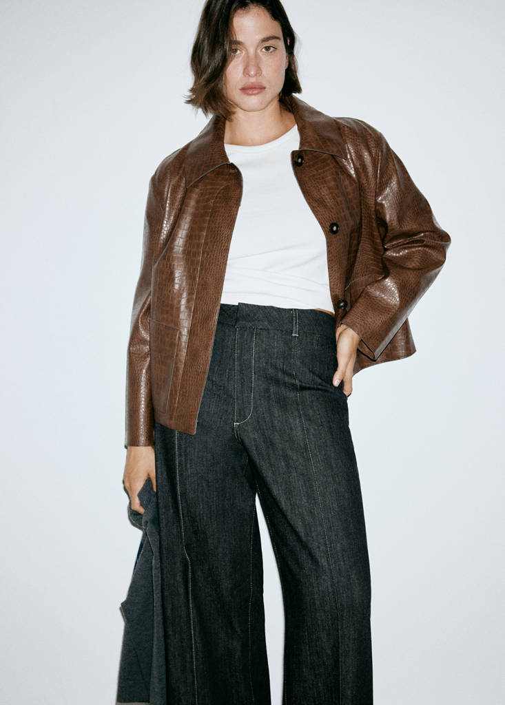 High-waisted wide leg jeans with stitching — Black