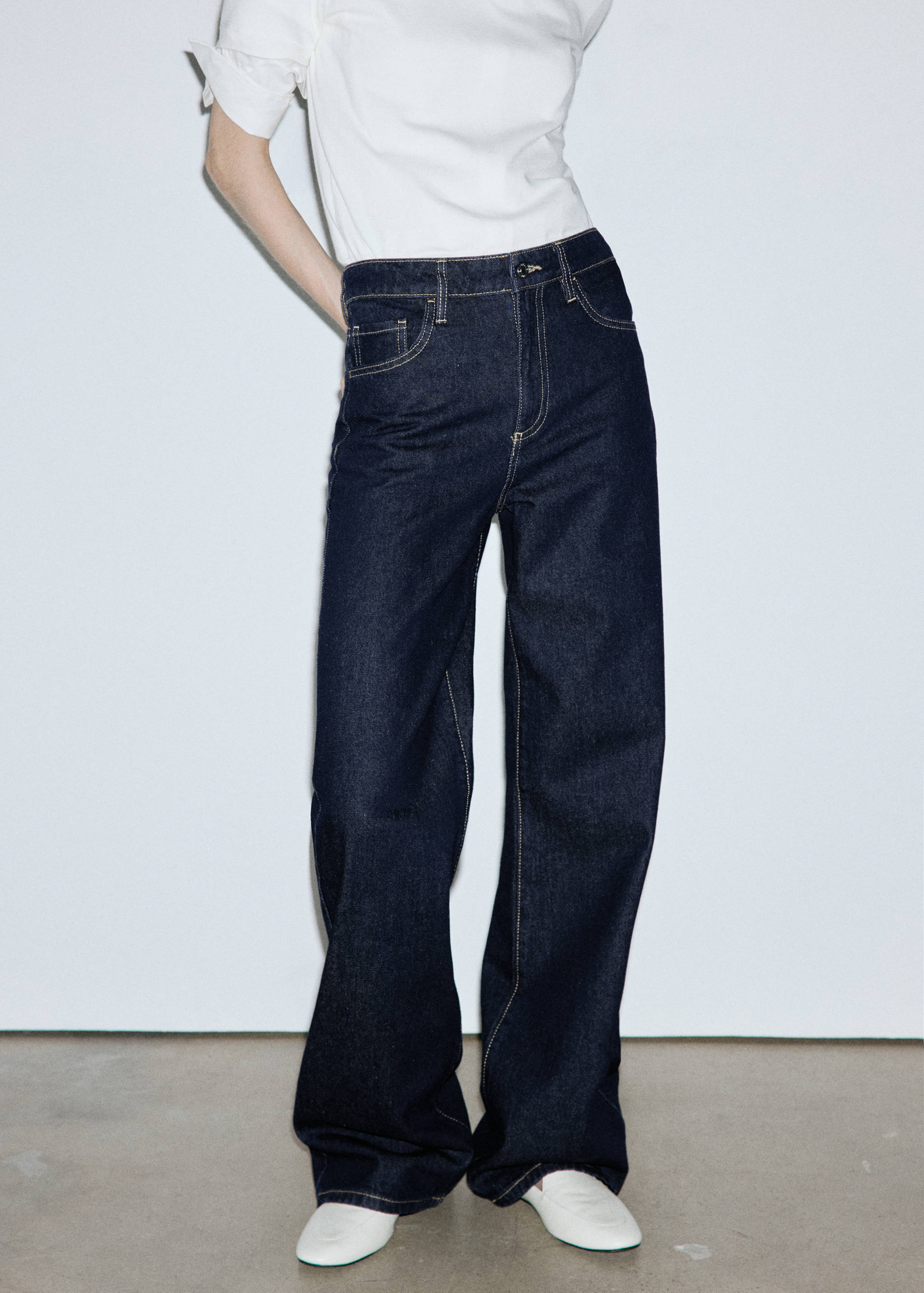Jean Danila large taille haute - Plan moyen