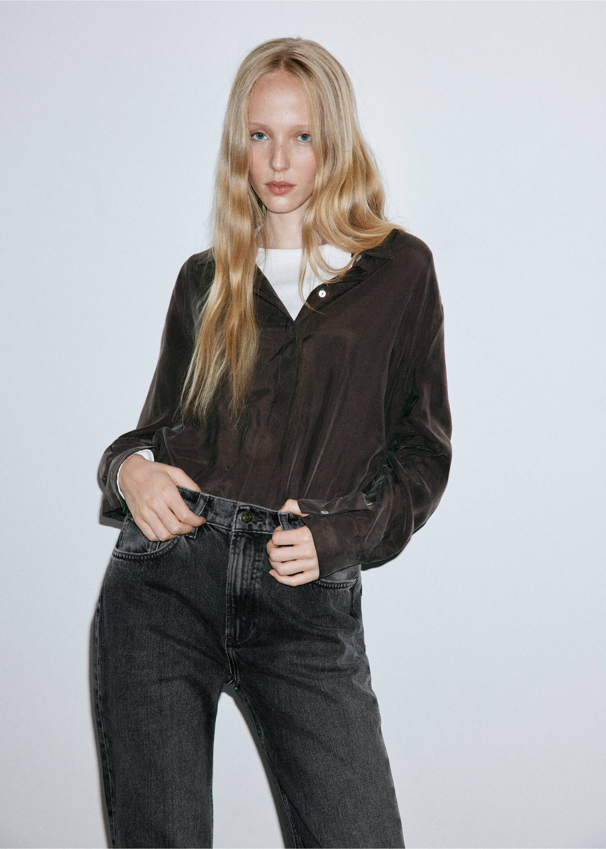 Flare jeans regular waist - Details of the article 1, Black denim. Ref: 37015872-00.
