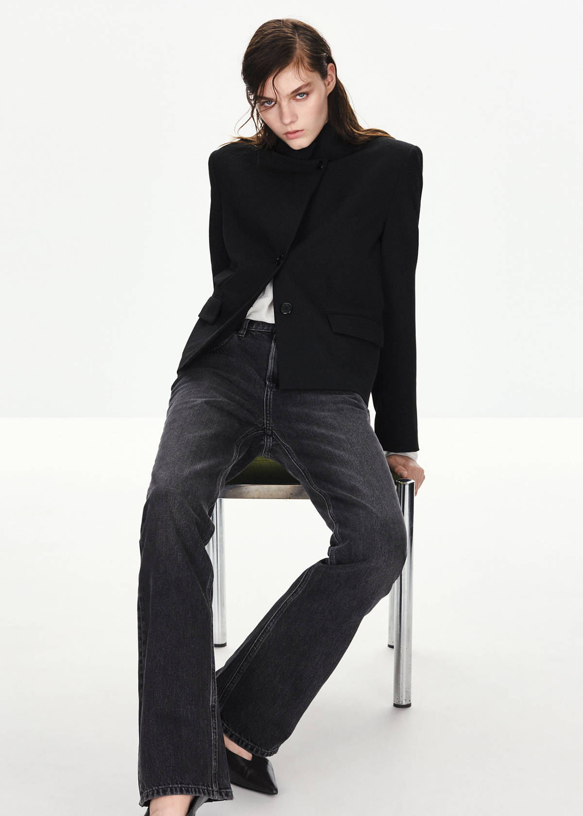 Mid-rise flared jeans — Black denim