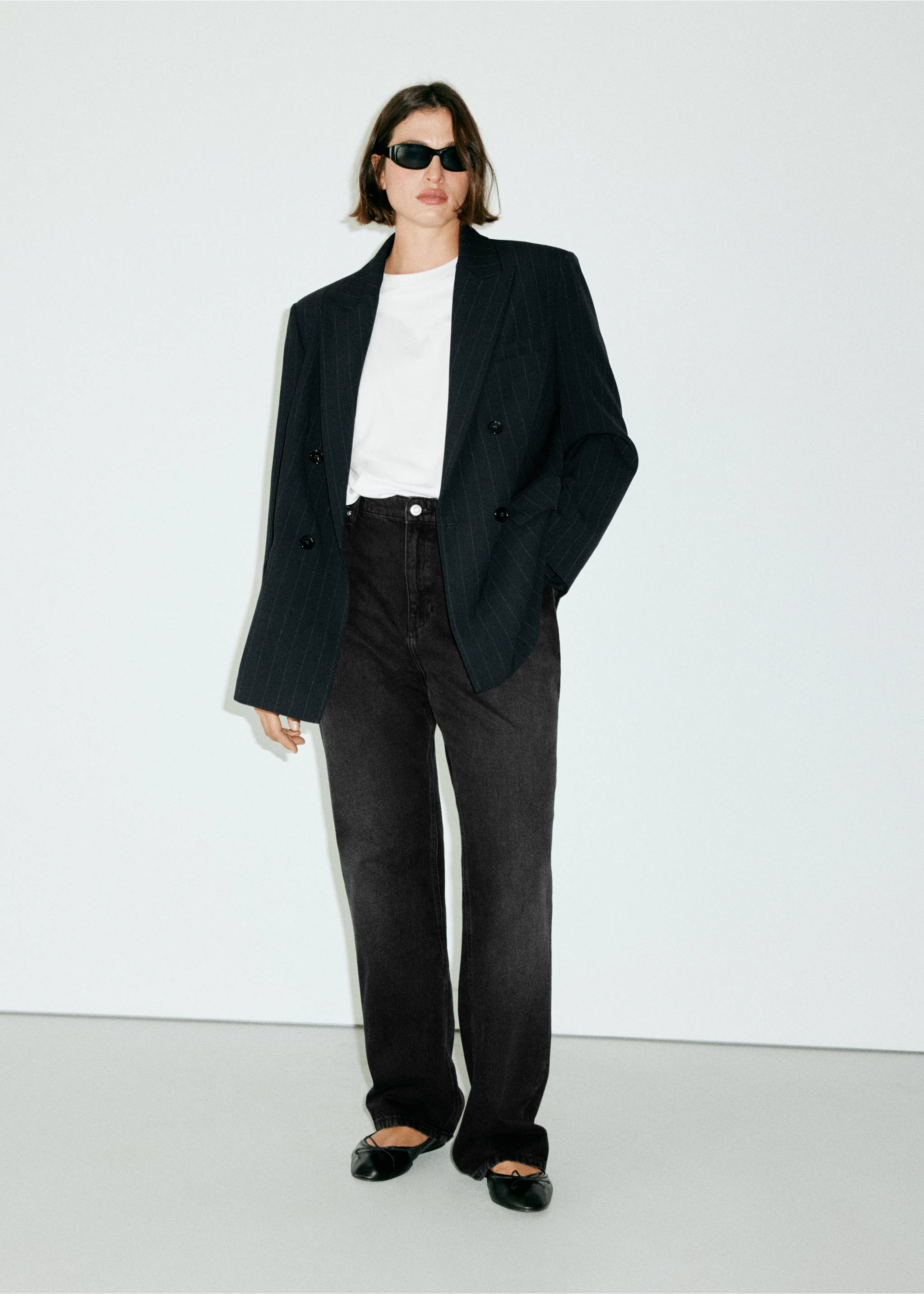 Matilda high-rise straight jeans - Details of the article 5, Black denim. Ref: 37015886-00.