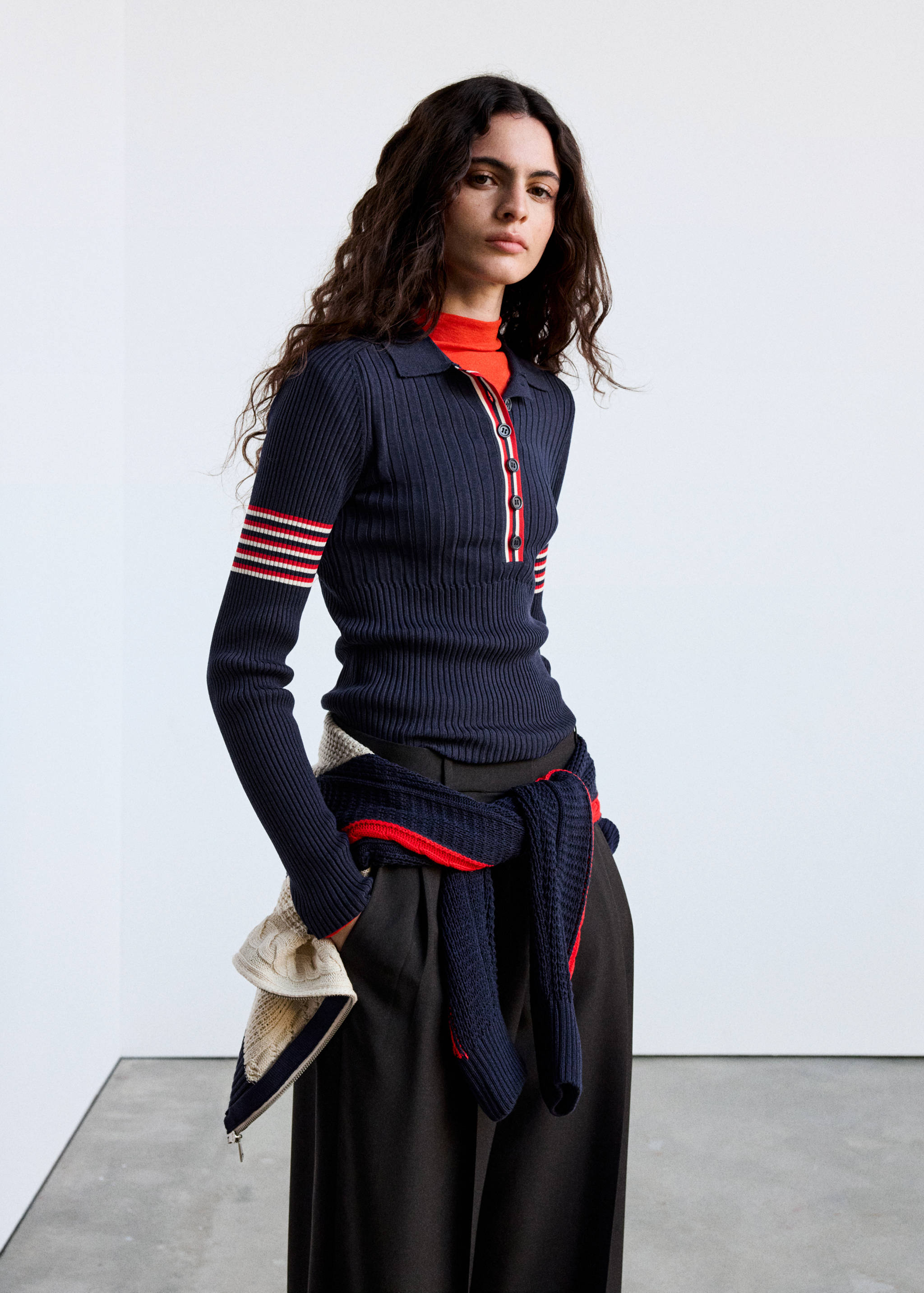 Ribbed sweater with contrast stripes - Medium plane