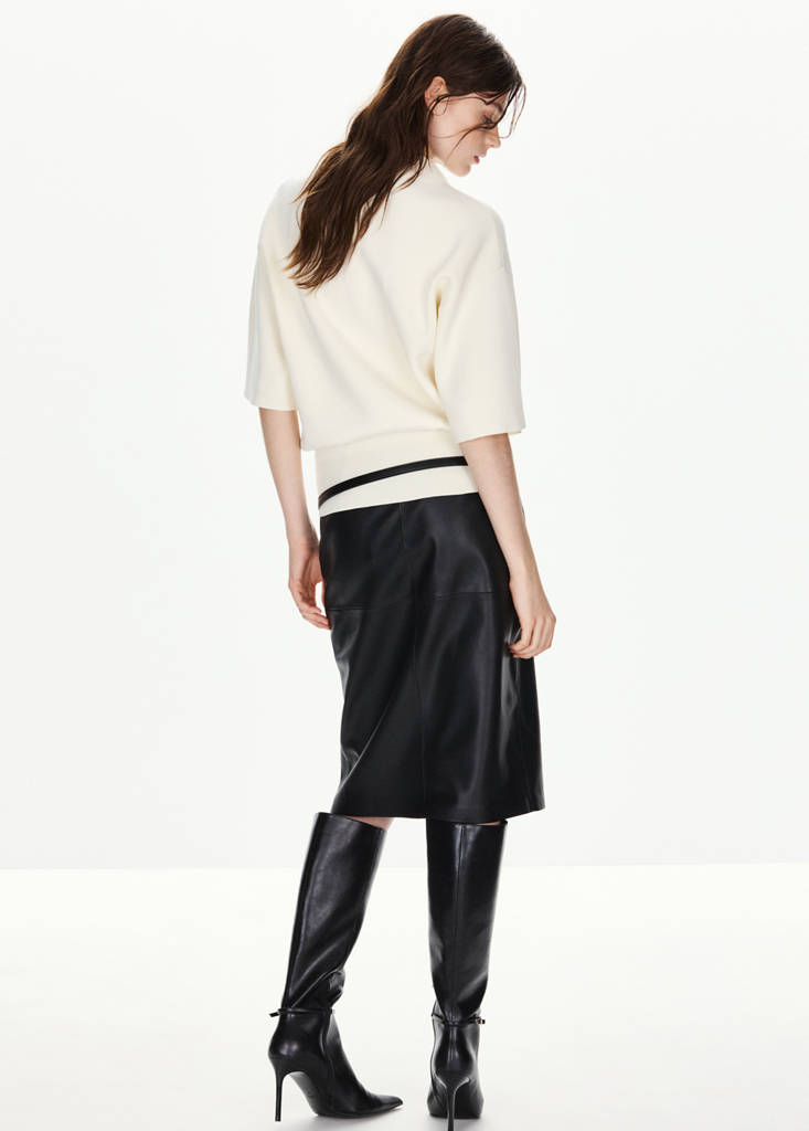 Fine-knit roll-neck jumper — Ecru