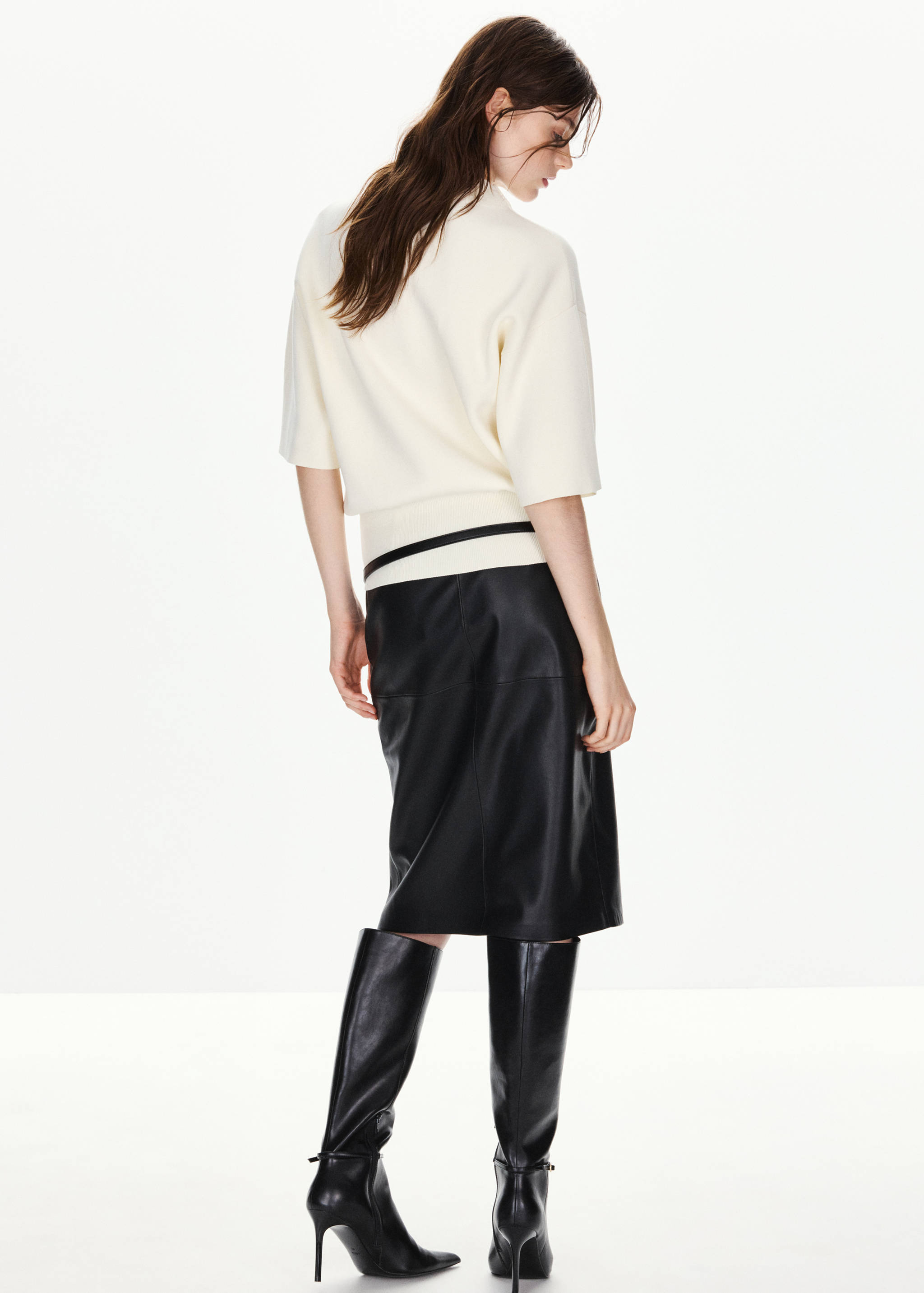 Fine-knit roll-neck jumper - Reverse of the article