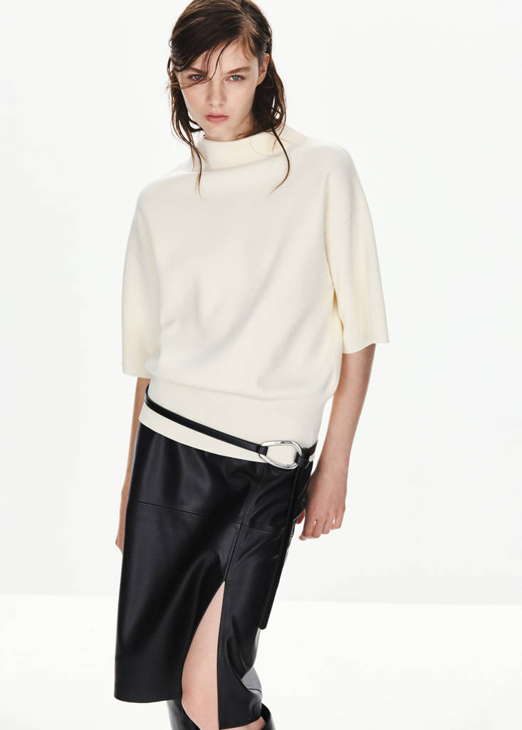Fine-knit roll-neck jumper — Ecru