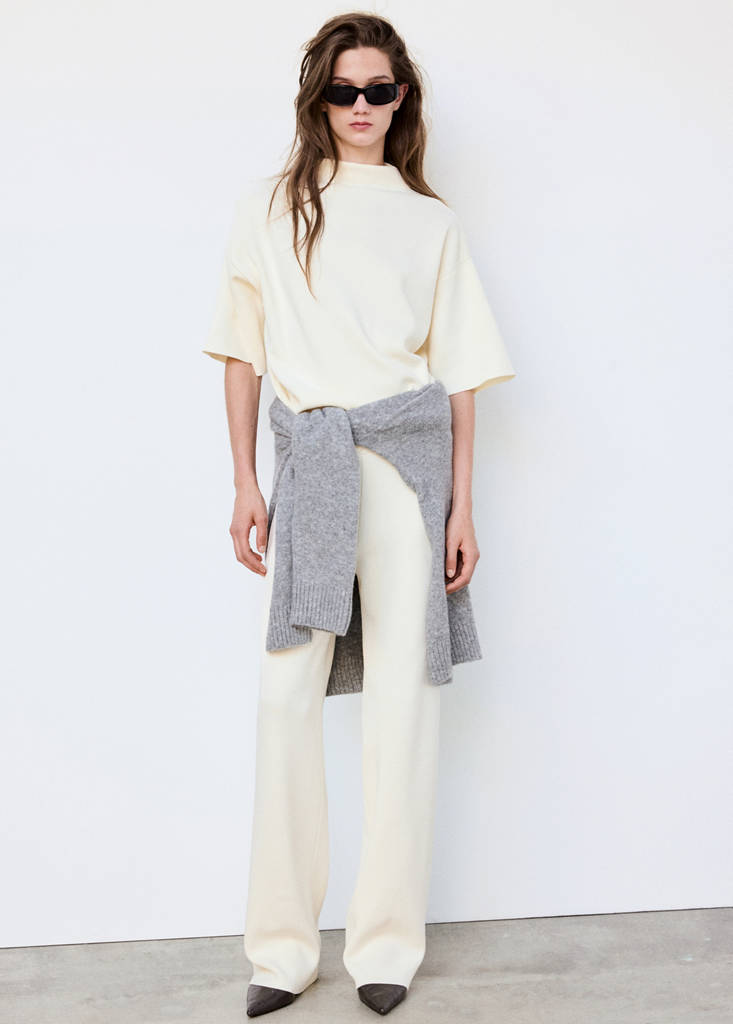 Fine-knit roll-neck jumper — Ecru