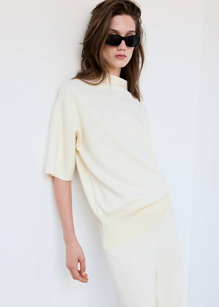 Fine-knit roll-neck jumper — Ecru