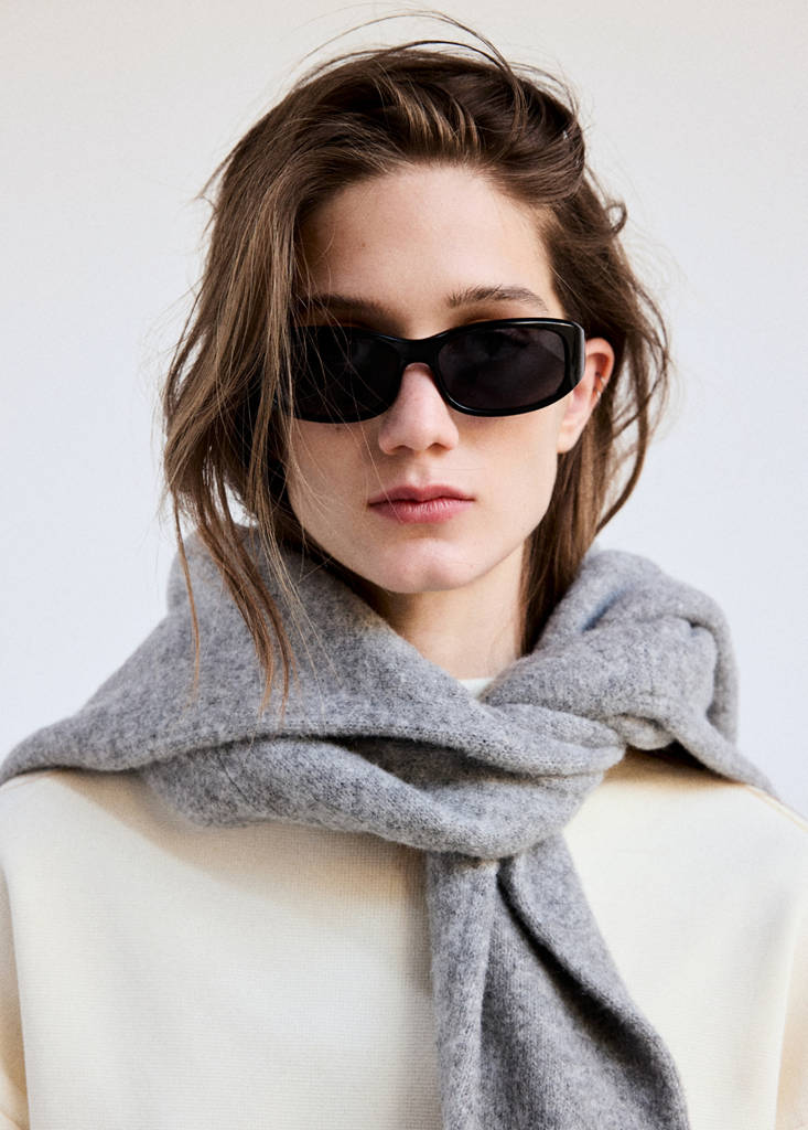 Fine-knit roll-neck jumper — Ecru