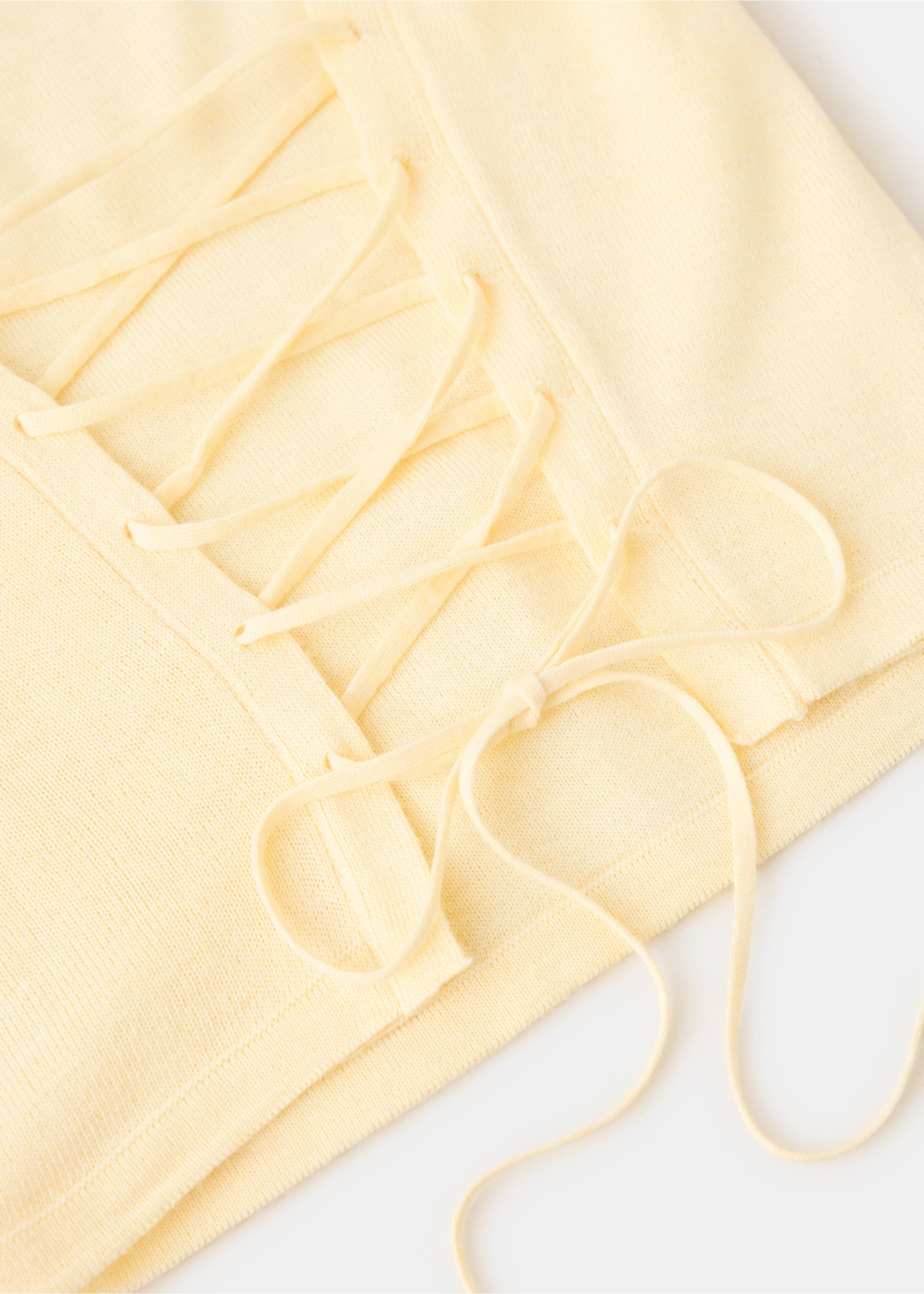 Jersey with back straps - Details of the article 0, Pastel Yellow. Ref: 37015898-00.