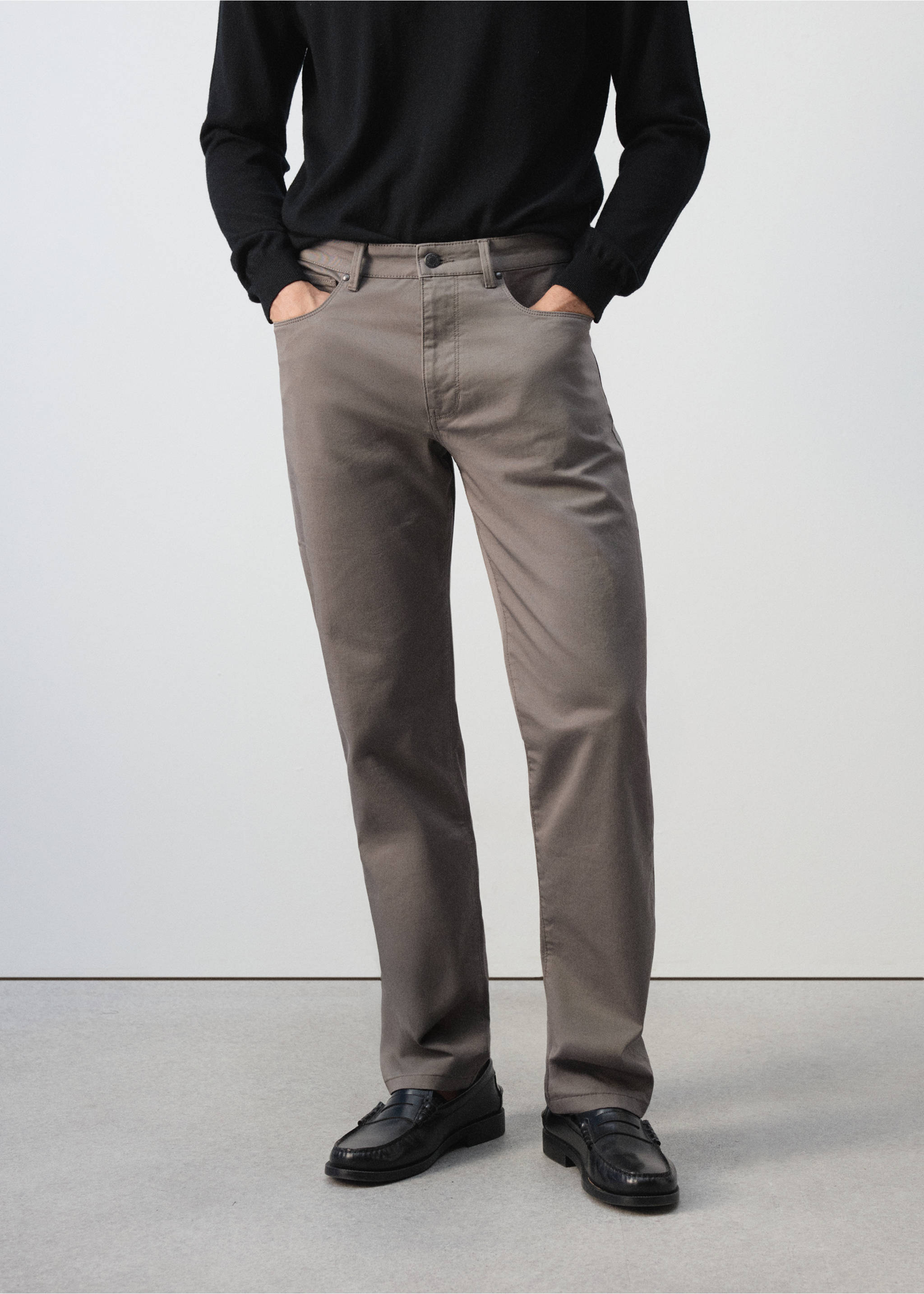 Regular-fit cotton trousers - Medium plane, Mink Grey. Ref: 37015980-00.