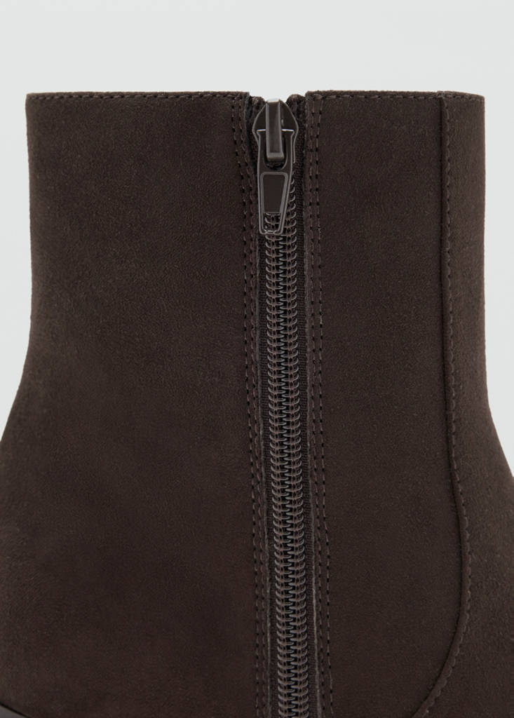 Pointed heel ankle boot — Brown