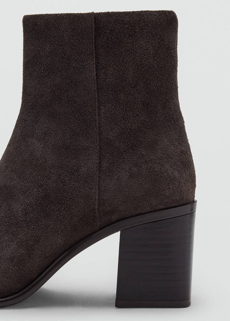 Leather ankle boots with block heel — Chocolate