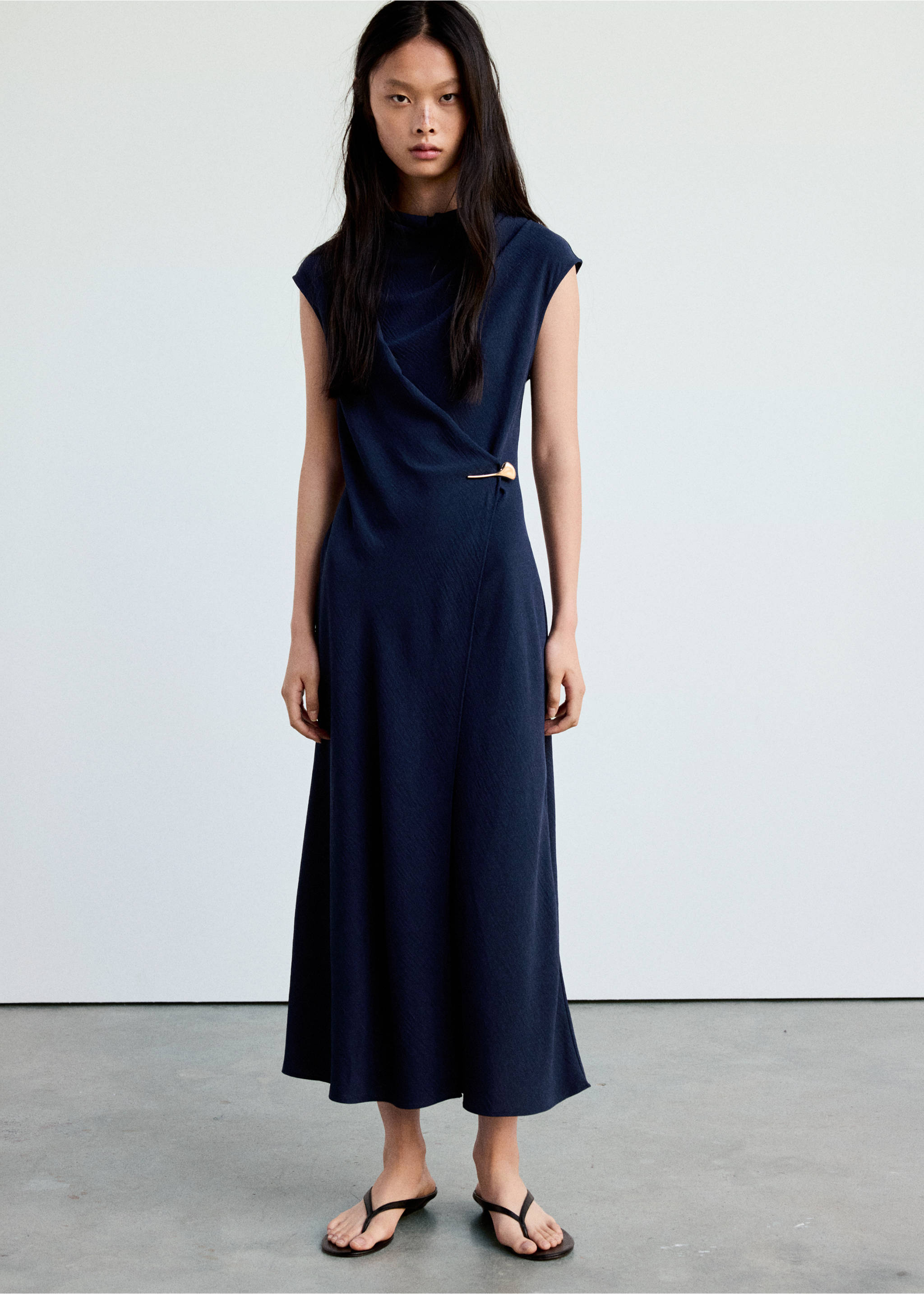 Draped dress with jewel detail - Details of the article 3, Night Blue. Ref: 37015992-00.
