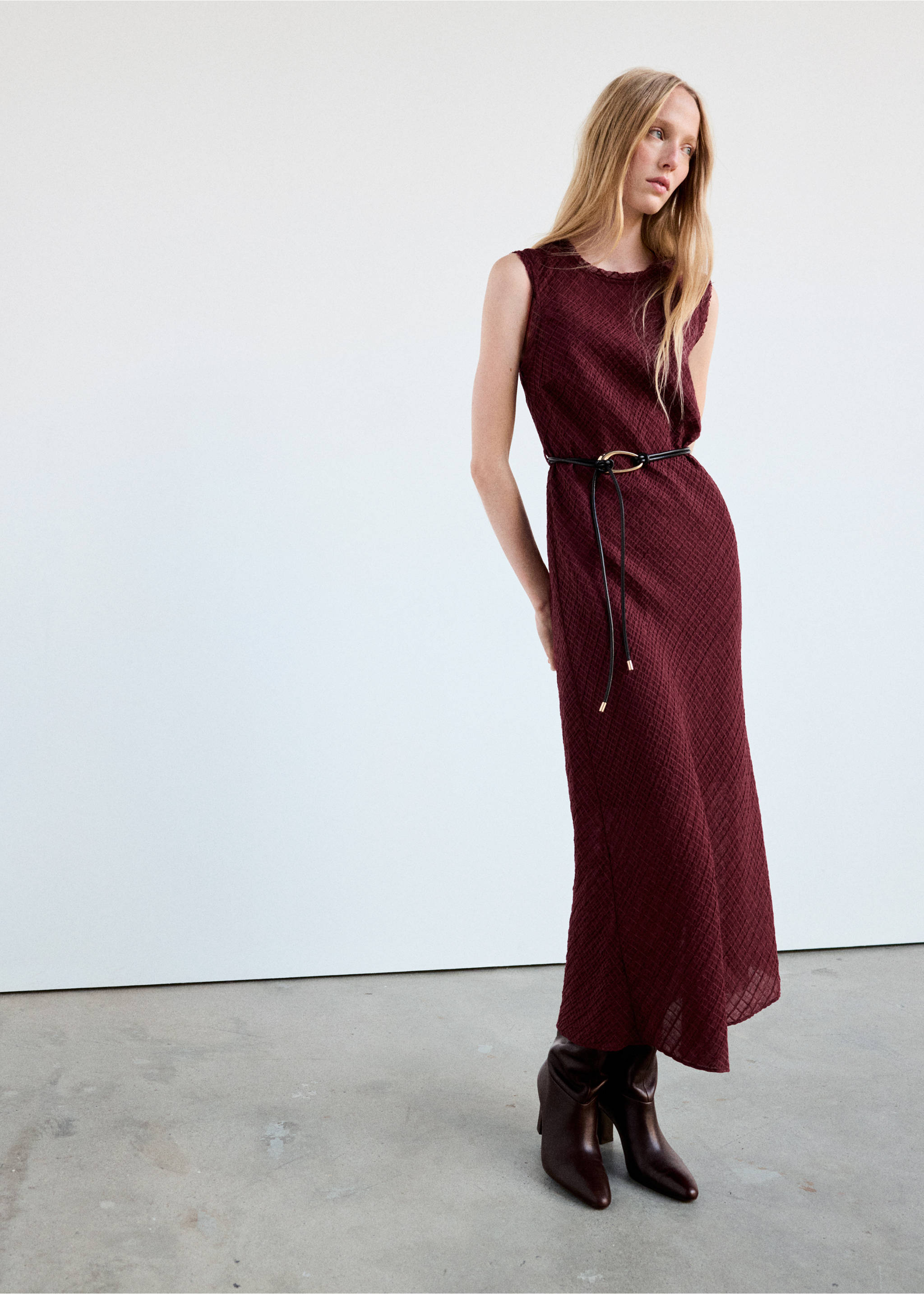 Belted textured dress - General plane, Burgundy. Ref: 37015995-01.