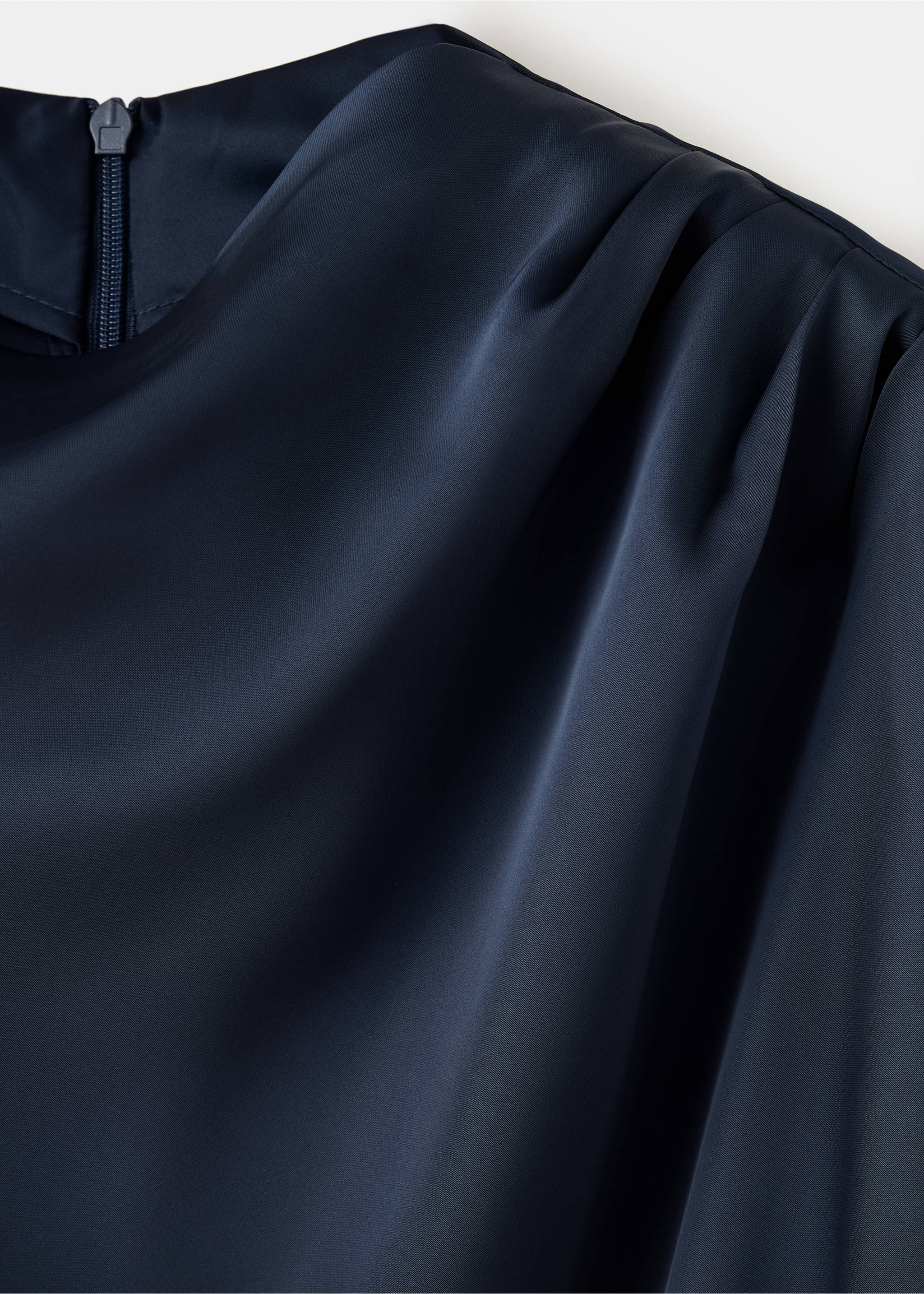Dress nat - Details of the article 8, Navy. Ref: 37015996-00.