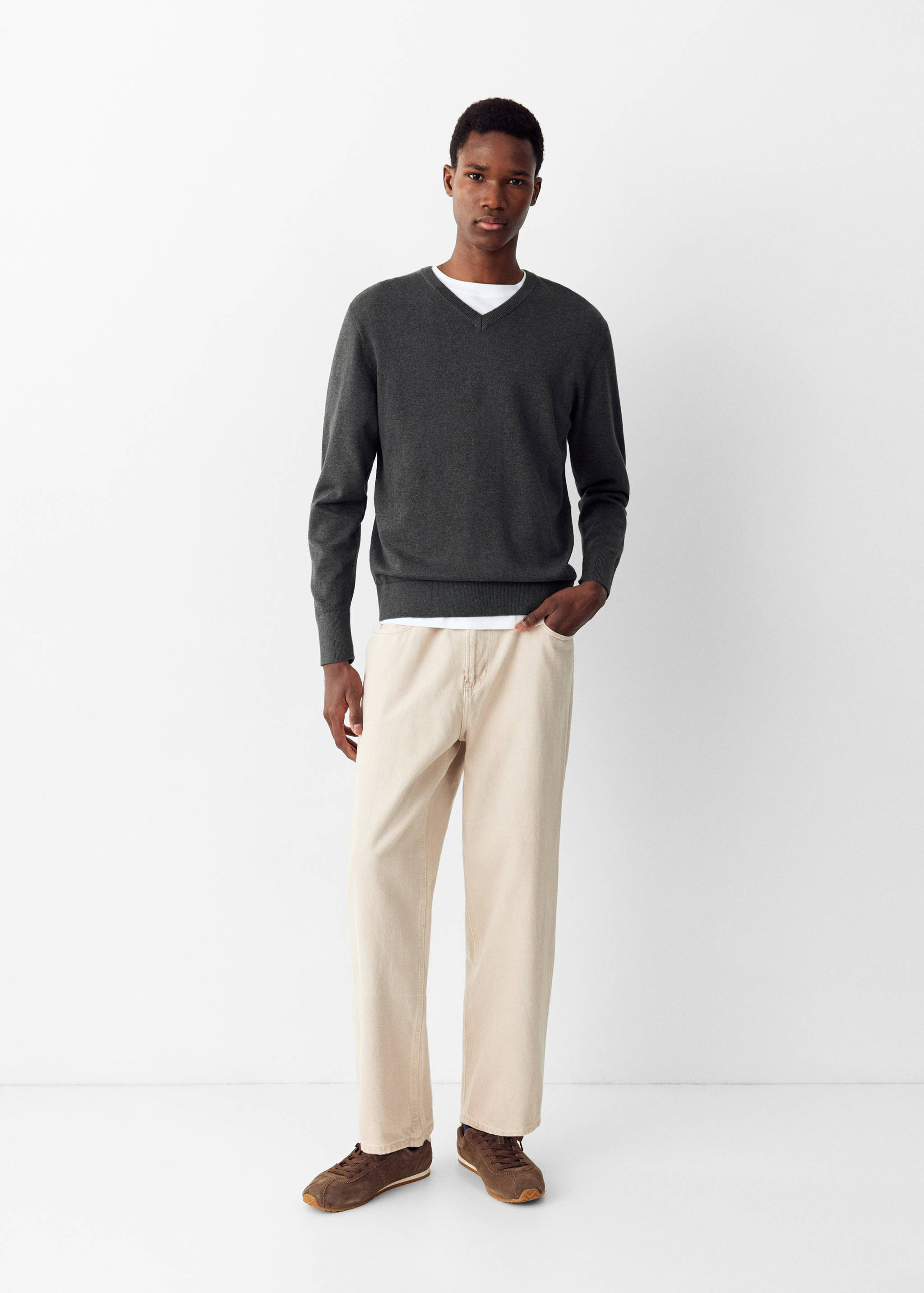 V-neck cotton sweater - General plane