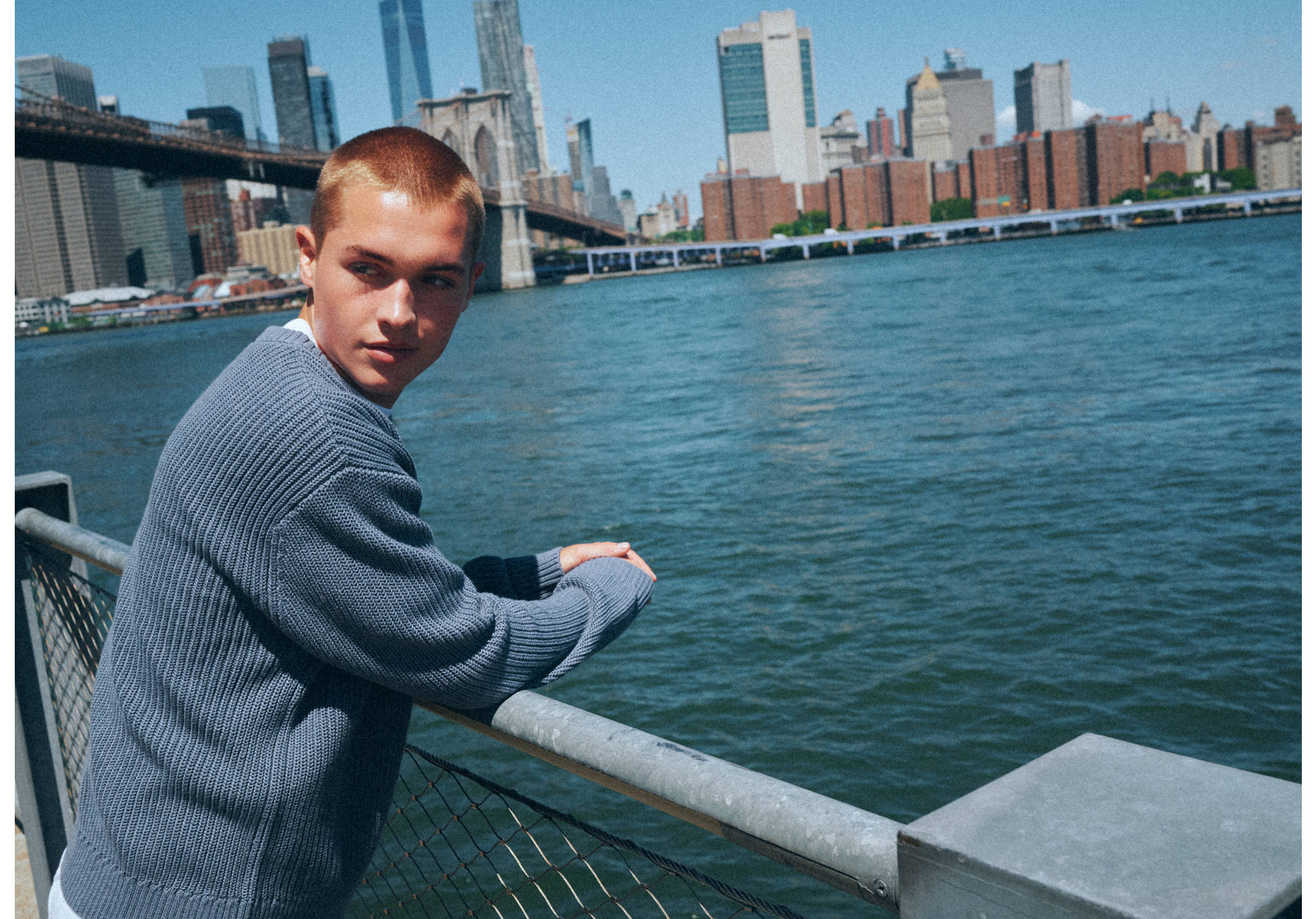 Knitted ribbed sweater - Panoramic plane
