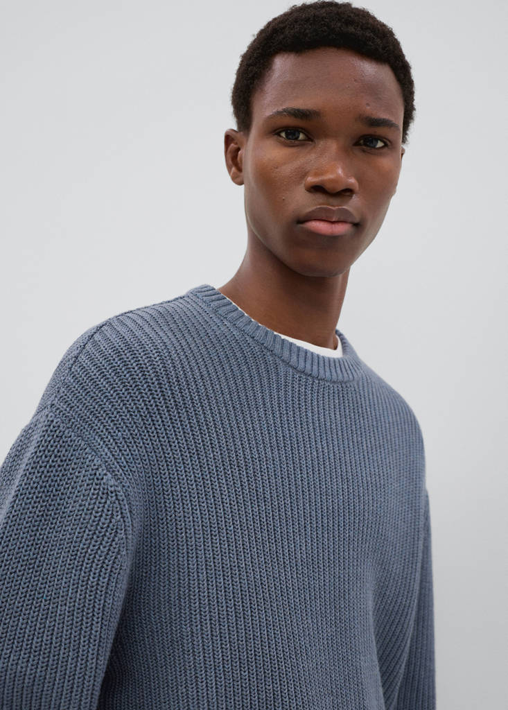 Knitted ribbed sweater — Blue