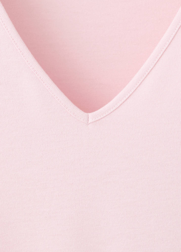 Fitted V-neck T-shirt — Pink