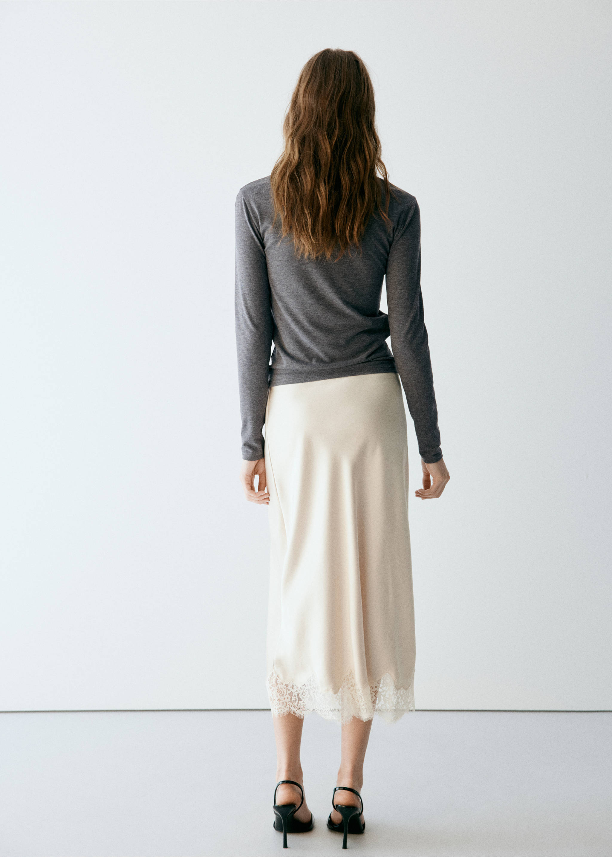 Fitted V-neck T-shirt - Reverse of the article, Dark Heather Grey. Ref: 37016015-00.