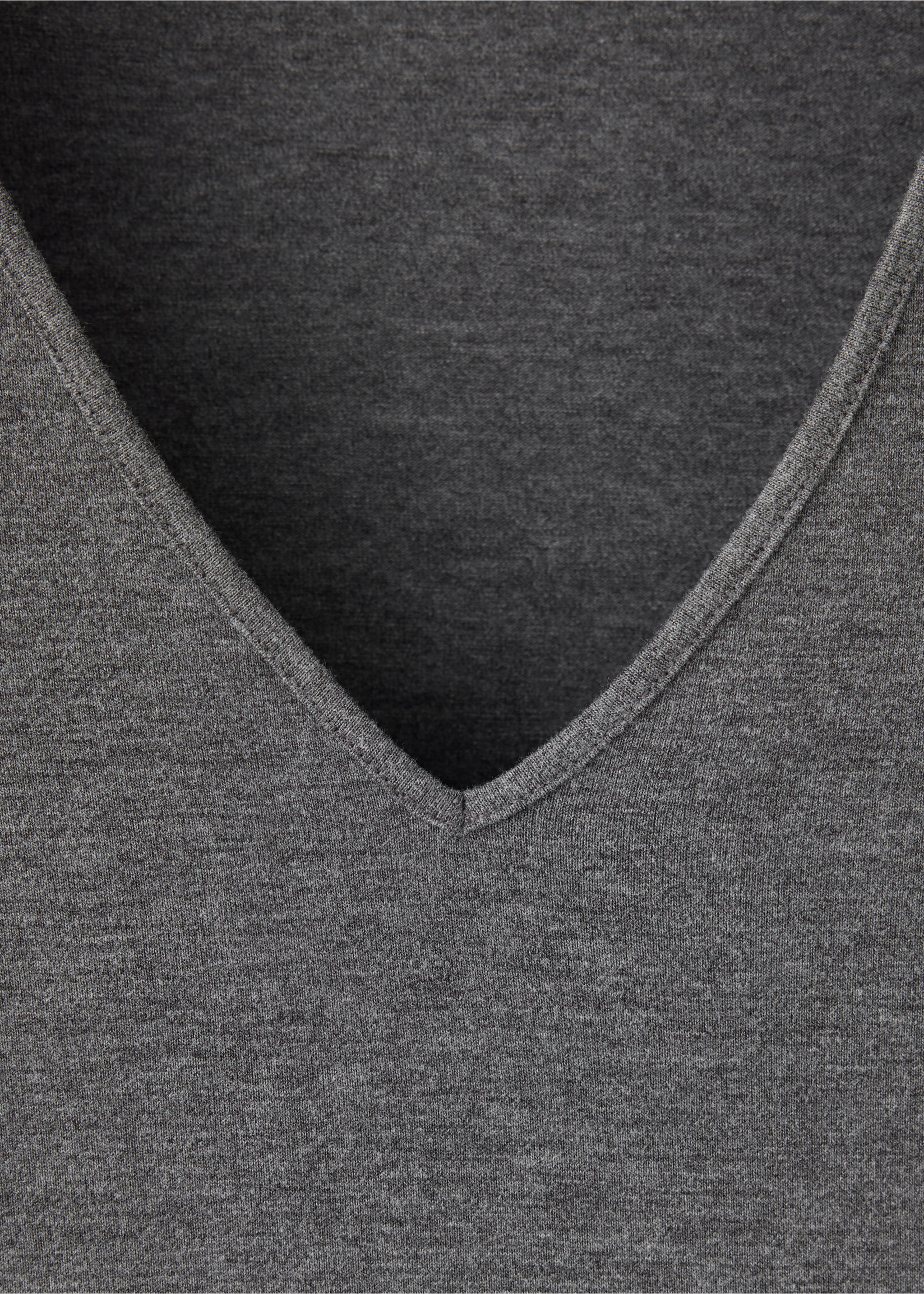 Fitted V-neck T-shirt - Details of the article 8, Dark Heather Grey. Ref: 37016015-00.