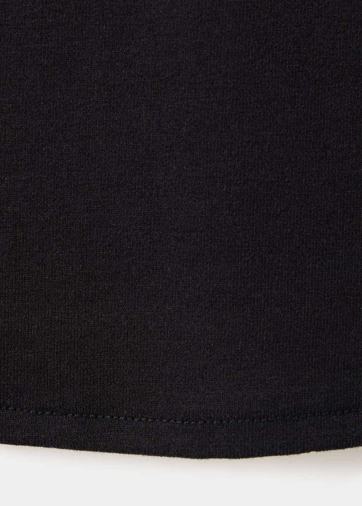Fitted V-neck T-shirt — Black