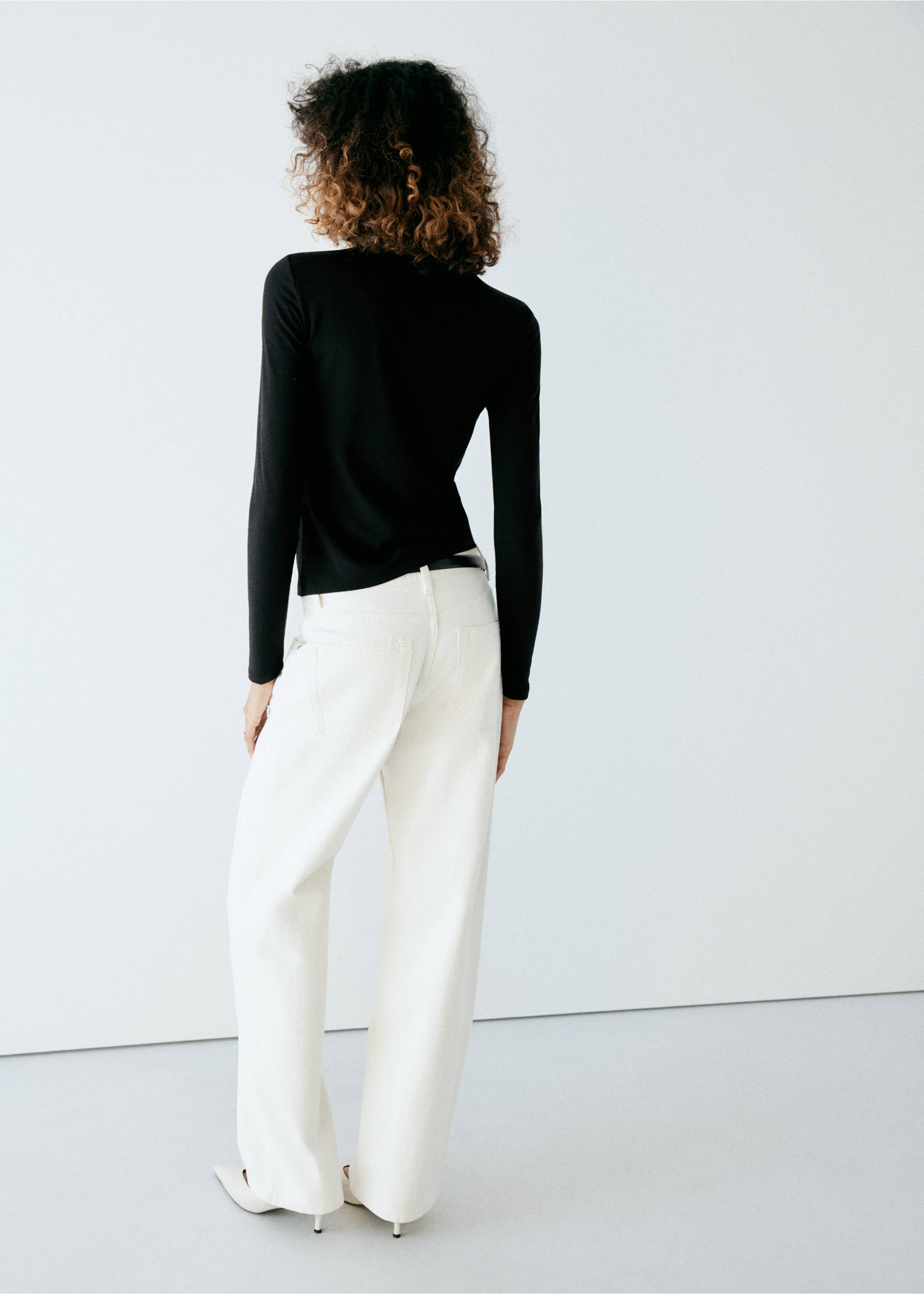 Boat-neck fitted t-shirt - Reverse of the article, Black. Ref: 37016016-00.