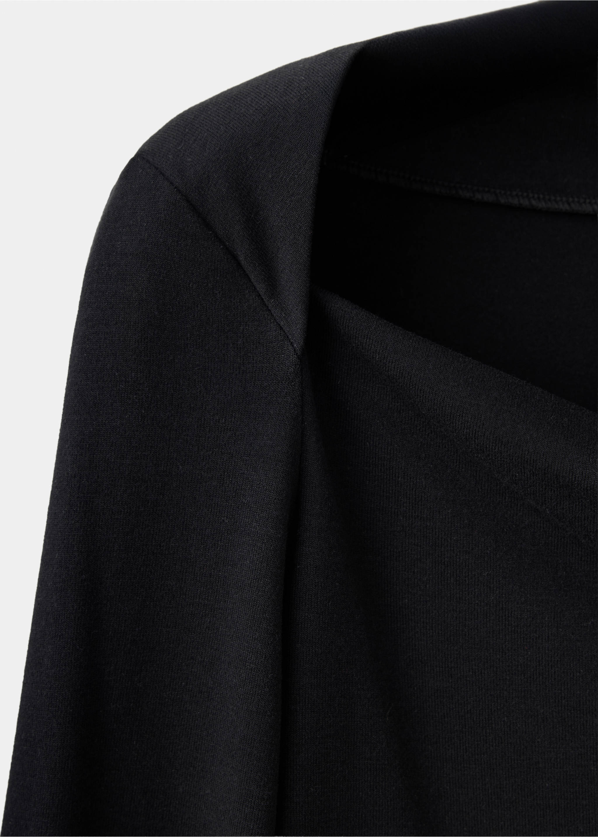 Boat-neck fitted t-shirt - Details of the article 8, Black. Ref: 37016016-00.