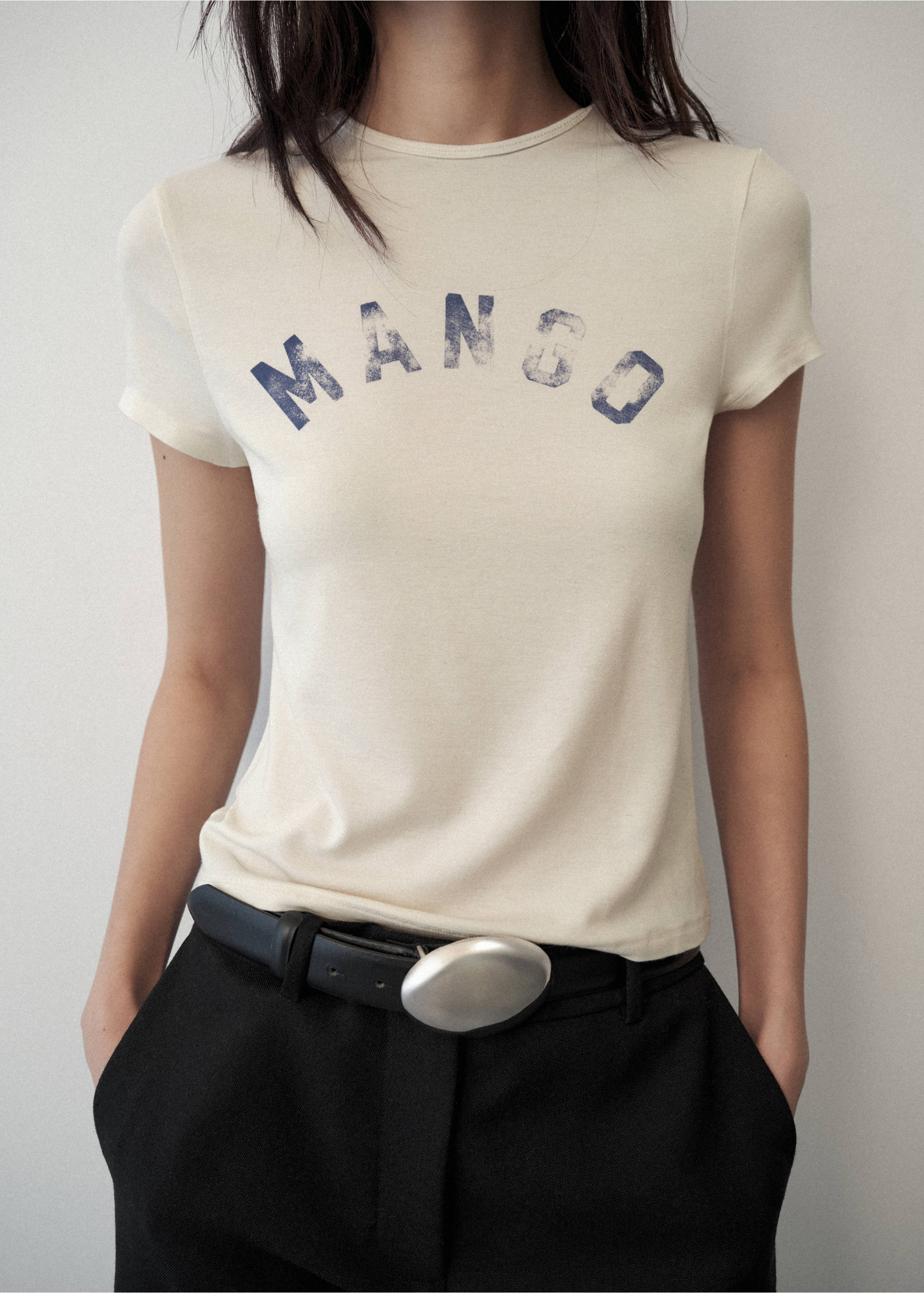 Camiseta estampada logo desgastado - Plano medio, Blanco roto. Ref: 37016019-00.