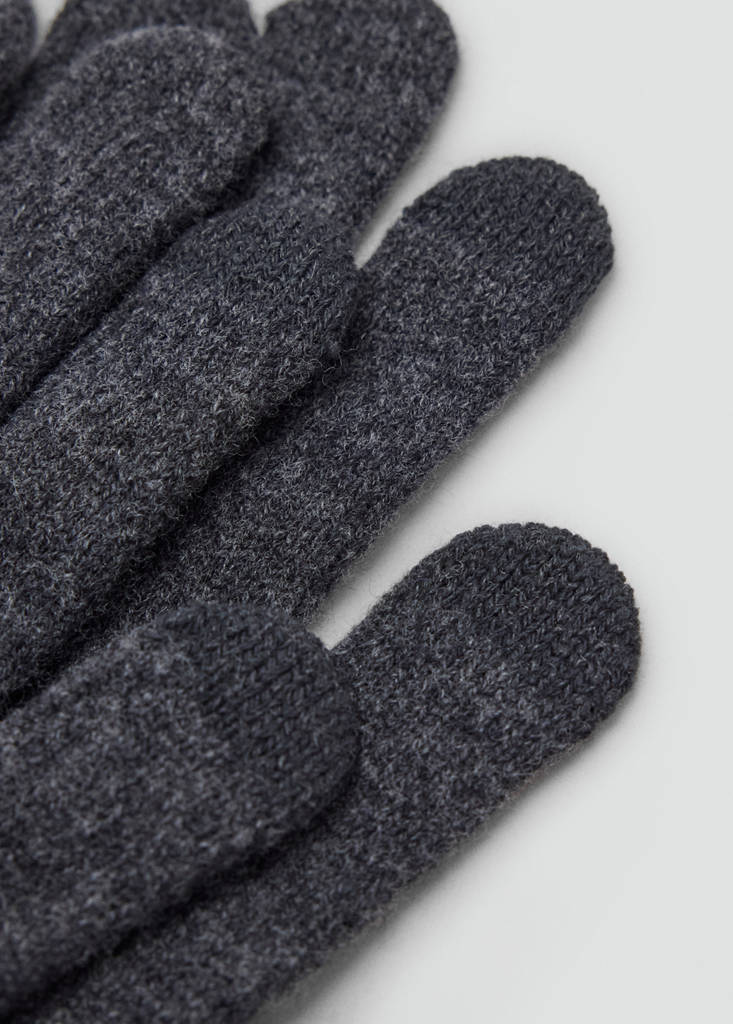 Knitted gloves — Grey