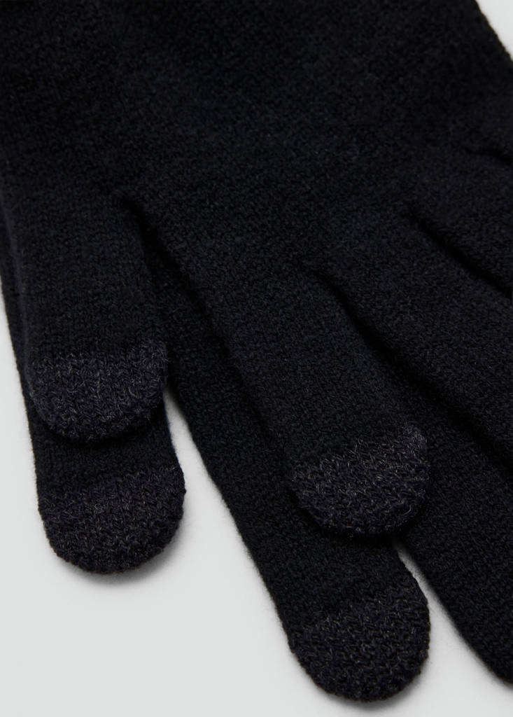 Knitted gloves — Black