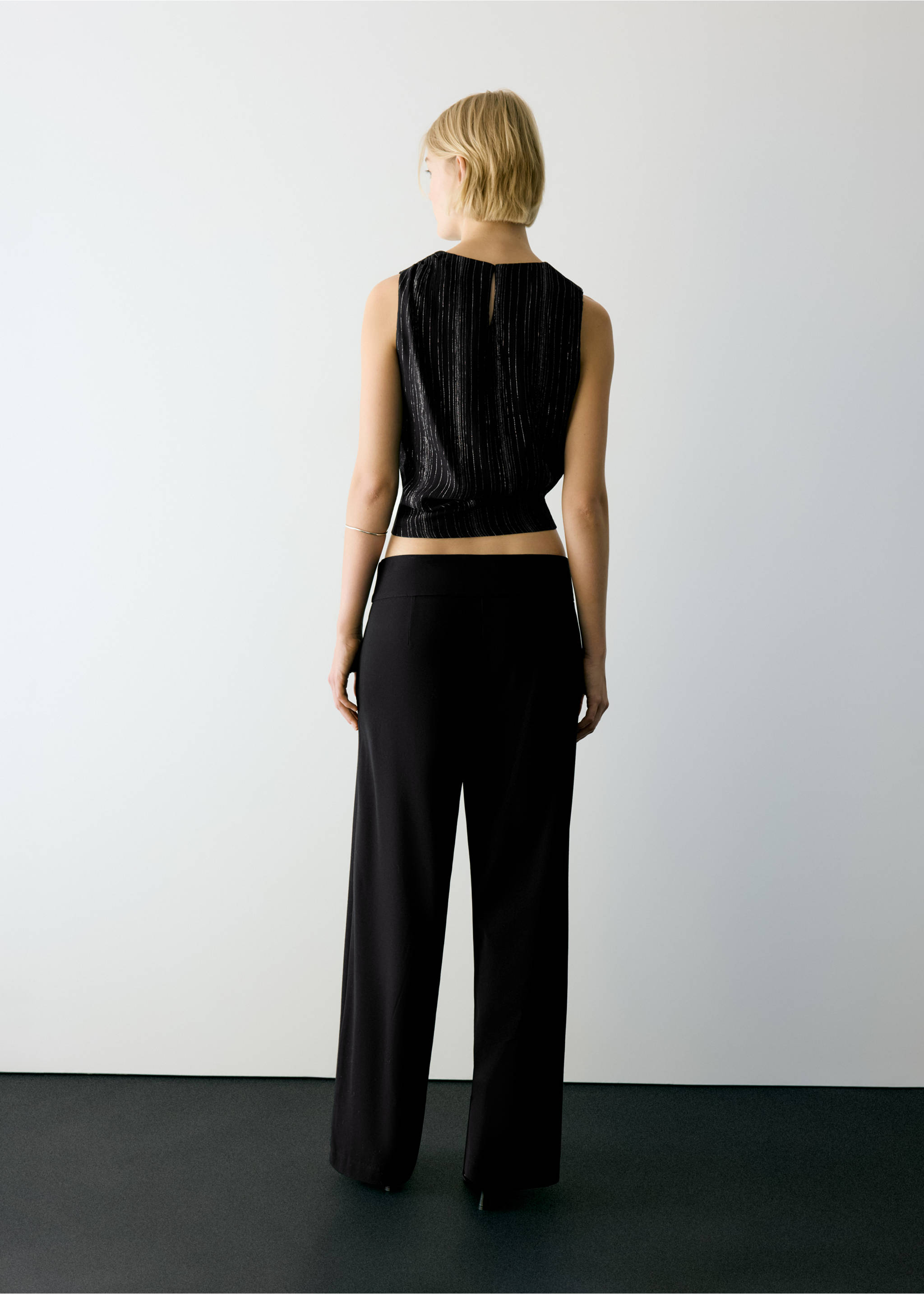 Belt straight-fit trousers - Reverse of the article, Black. Ref: 37016345-00.