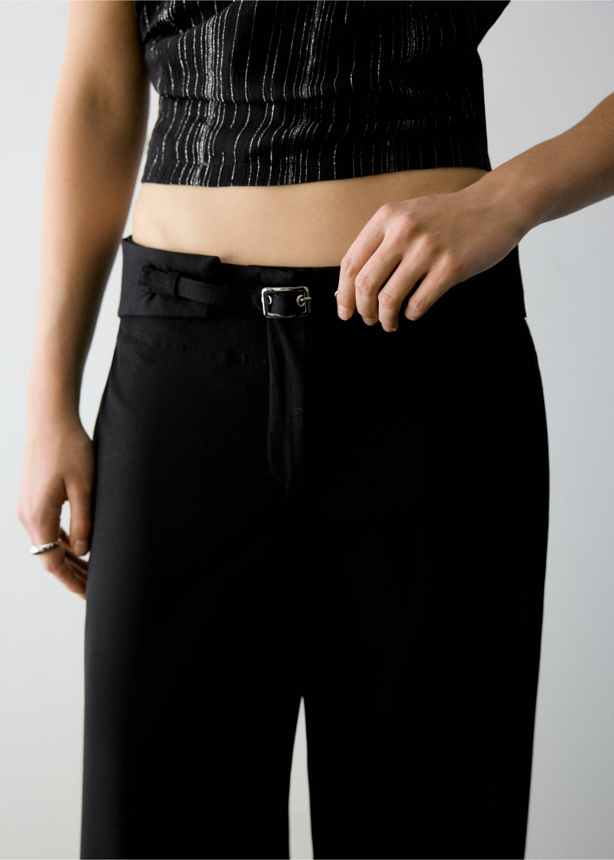 Belt straight-fit trousers - Details of the article 1, Black. Ref: 37016345-00.