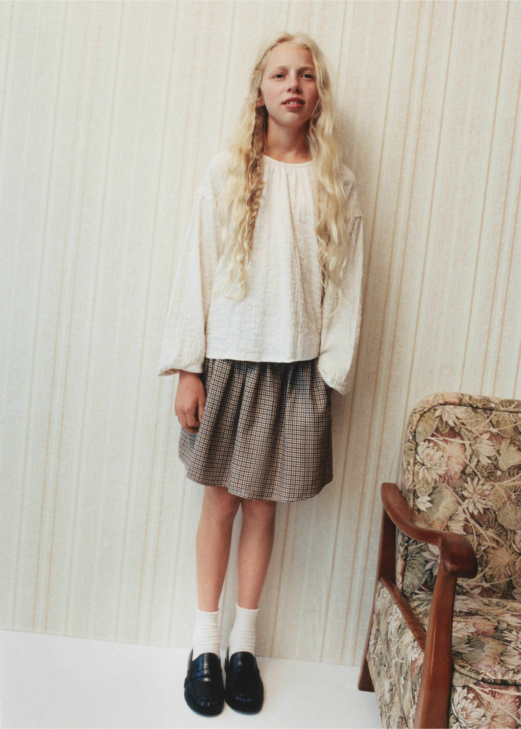Lace-textured blouse - Details of the article 6, Ecru. Ref: 37016361-00.