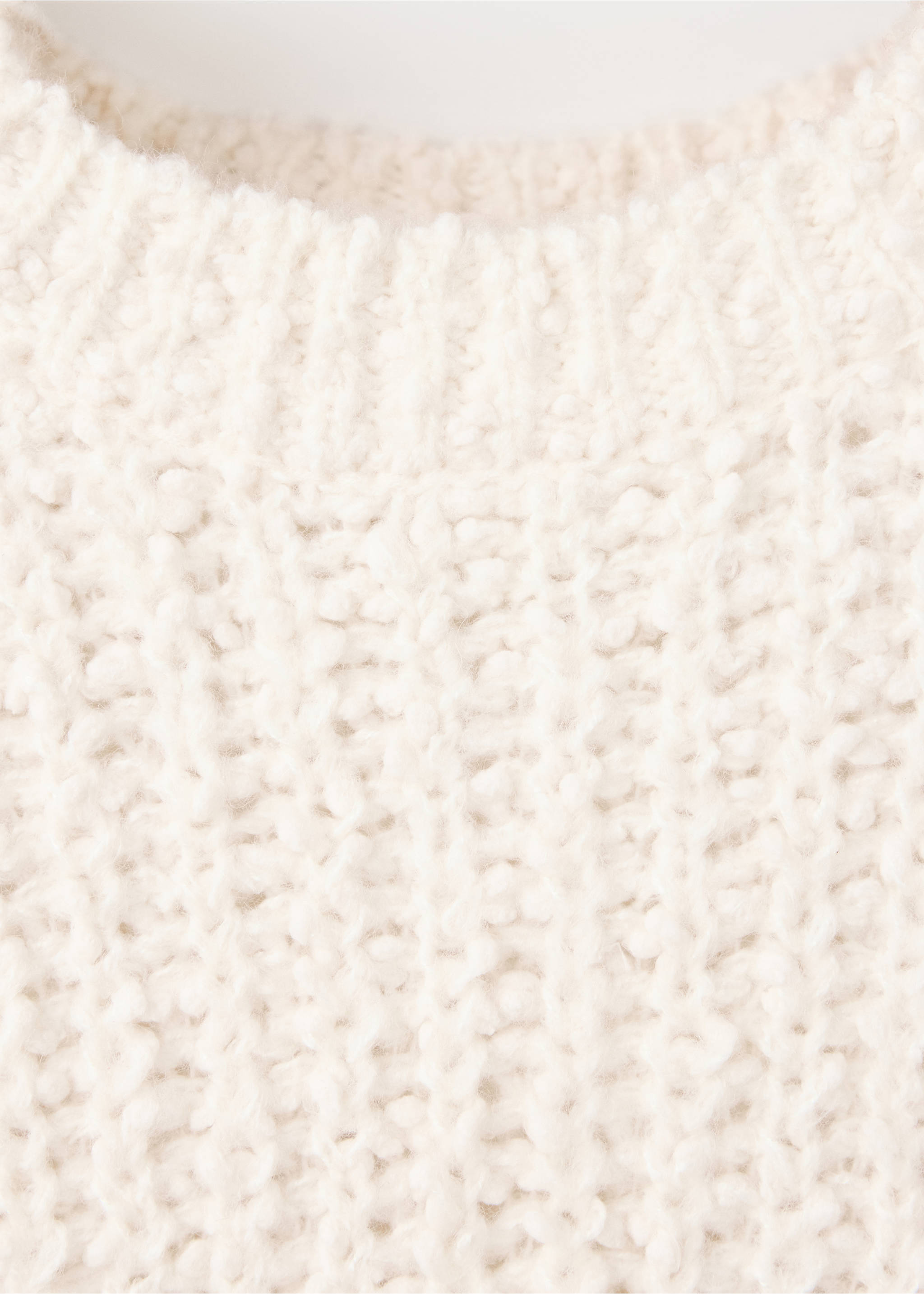 Medium-knit sweater - Details of the article 8, Ivory White. Ref: 37016362-00.